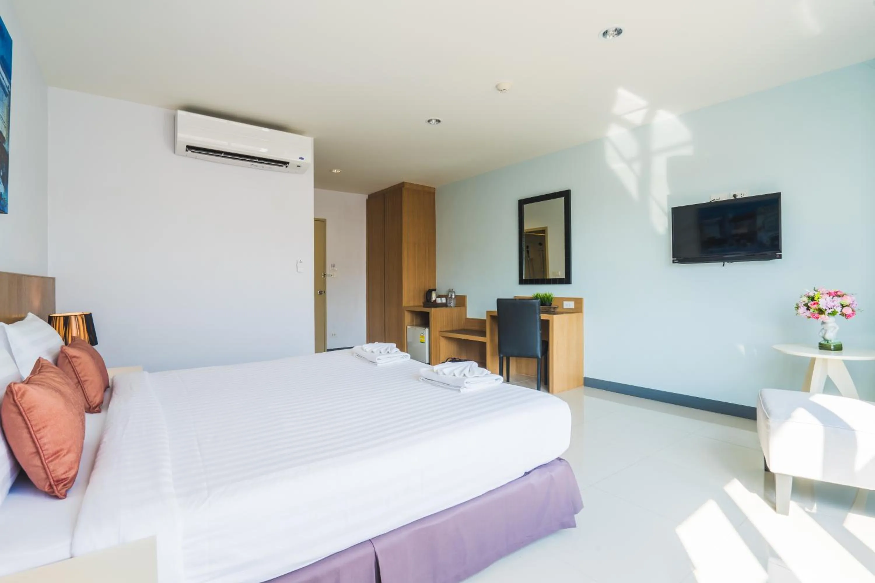 Decorative detail, Bed in Vapa Hotel - SHA Extra Plus