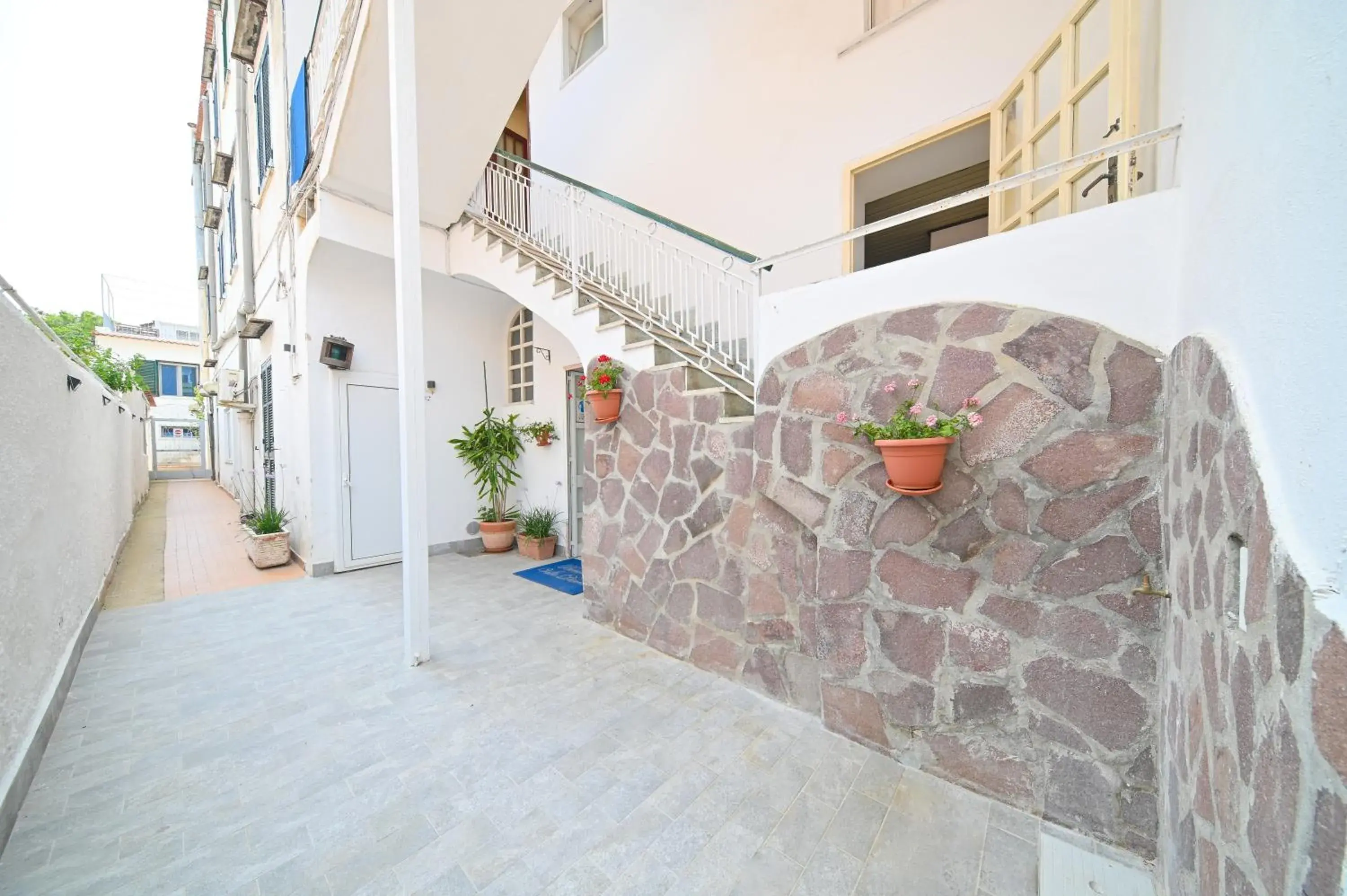 Facade/entrance in Villa Diana - Beach & Rooms Facade/entrance in Villa Diana - Beach & Rooms