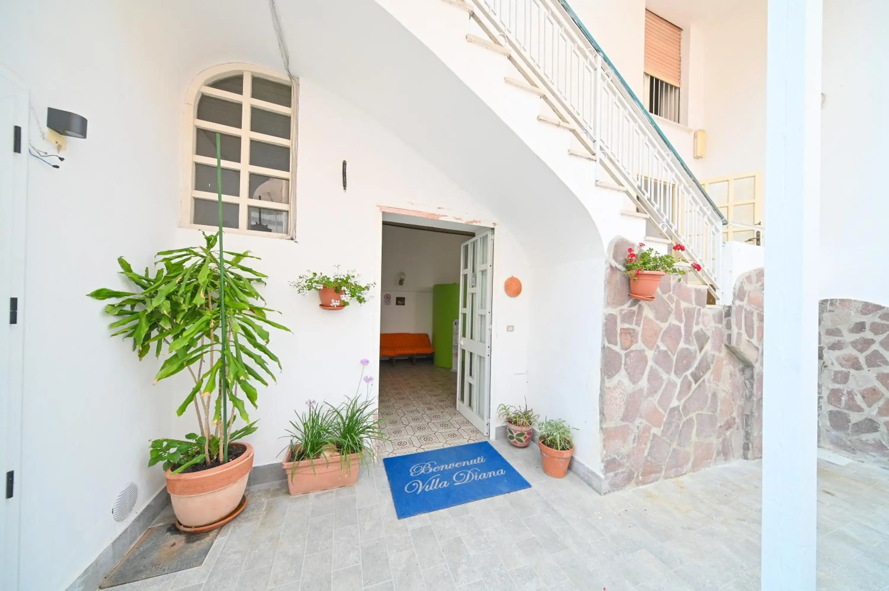 Facade/entrance in Villa Diana - Beach & Rooms Facade/entrance in Villa Diana - Beach & Rooms