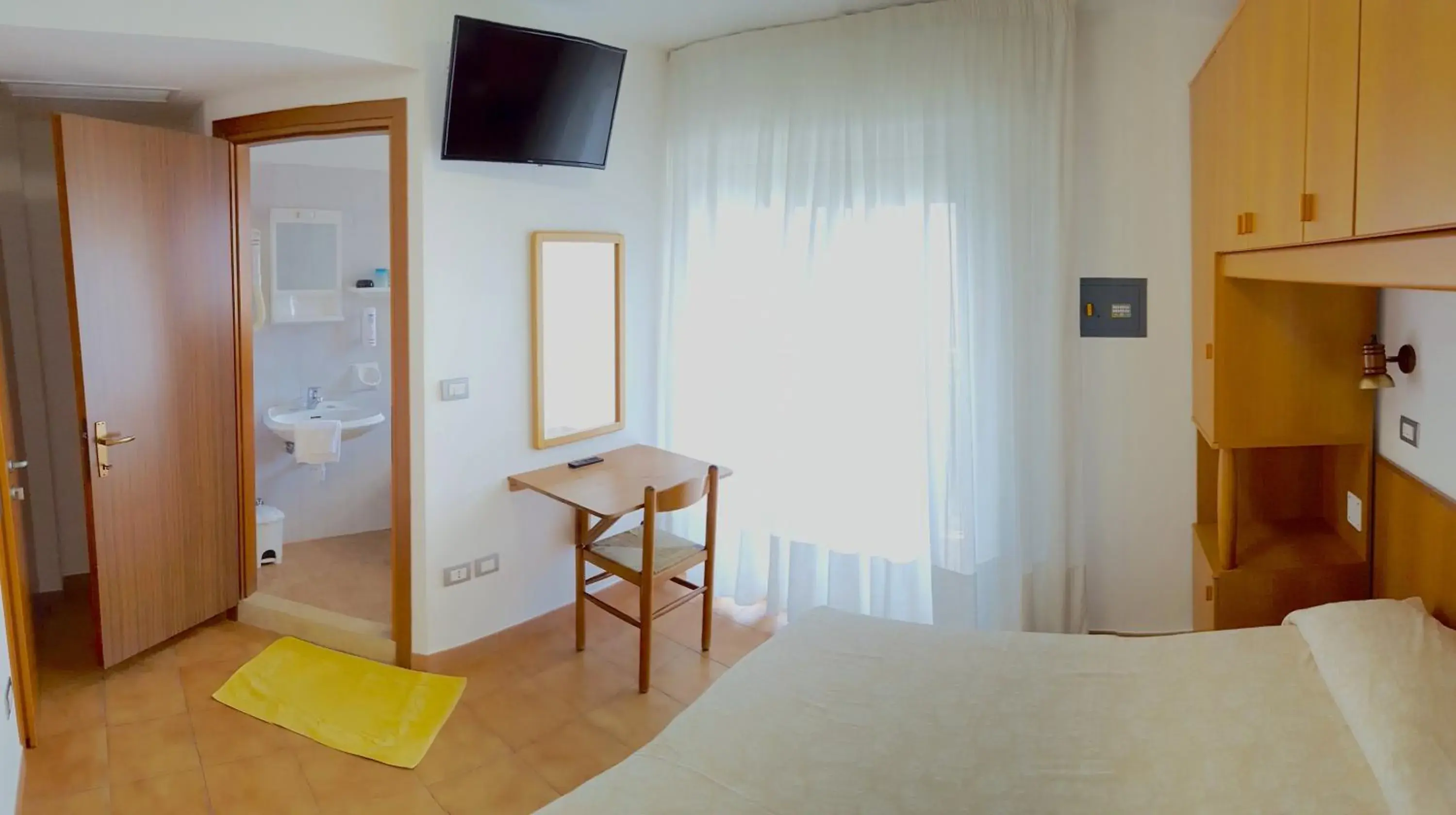 Double Room in Hotel Anna Double Room in Hotel Anna