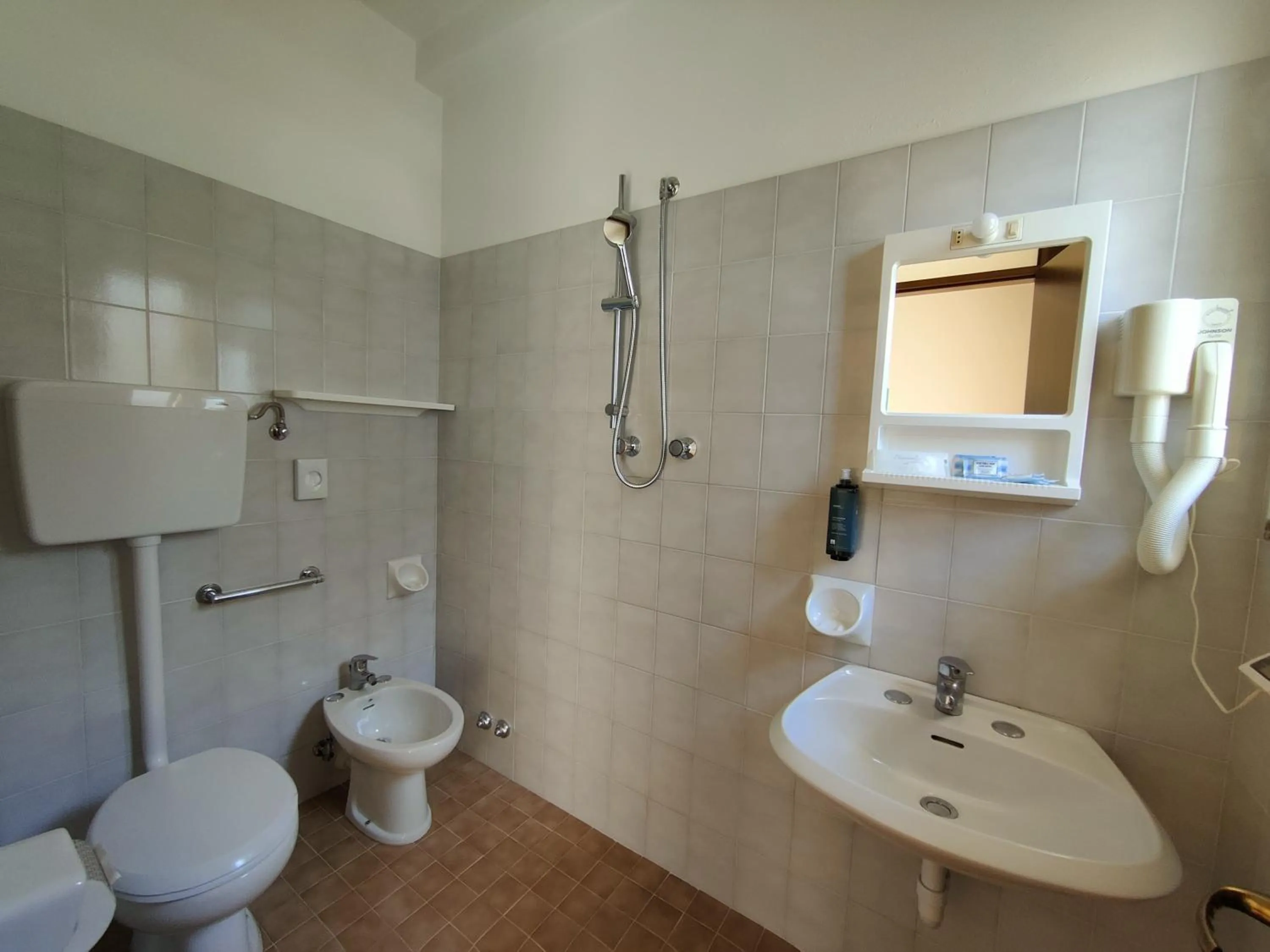 Shower in Hotel Anna