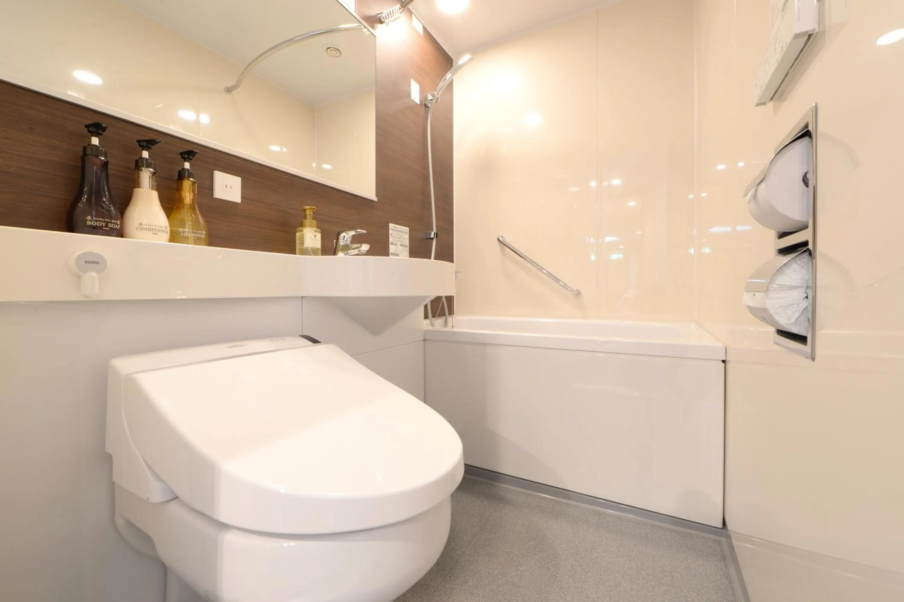 Shower in Vessel Inn Ueno Iriya Station