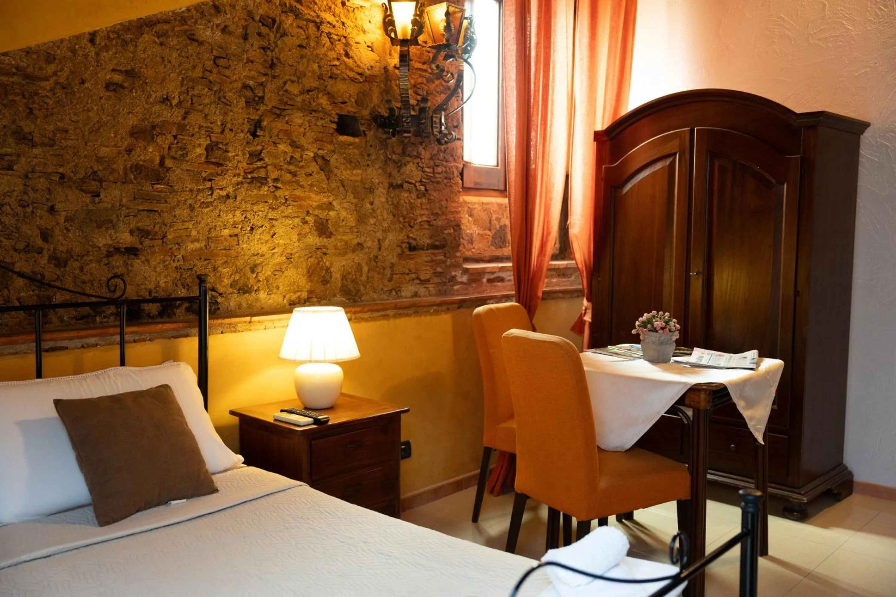 Bedroom, Bed in Residenza L'Antico Borgo Hotel