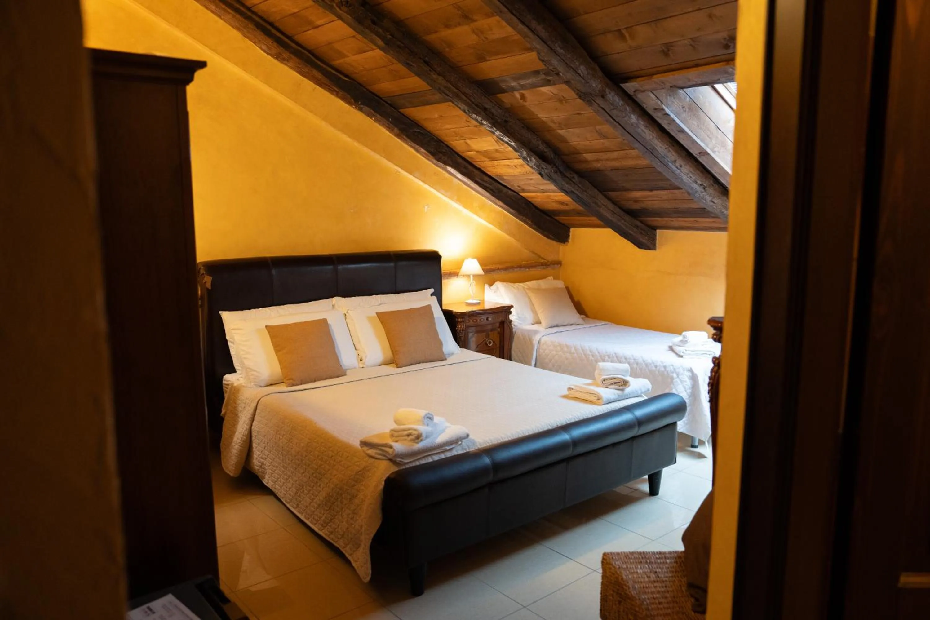 Bed in Residenza L'Antico Borgo Hotel