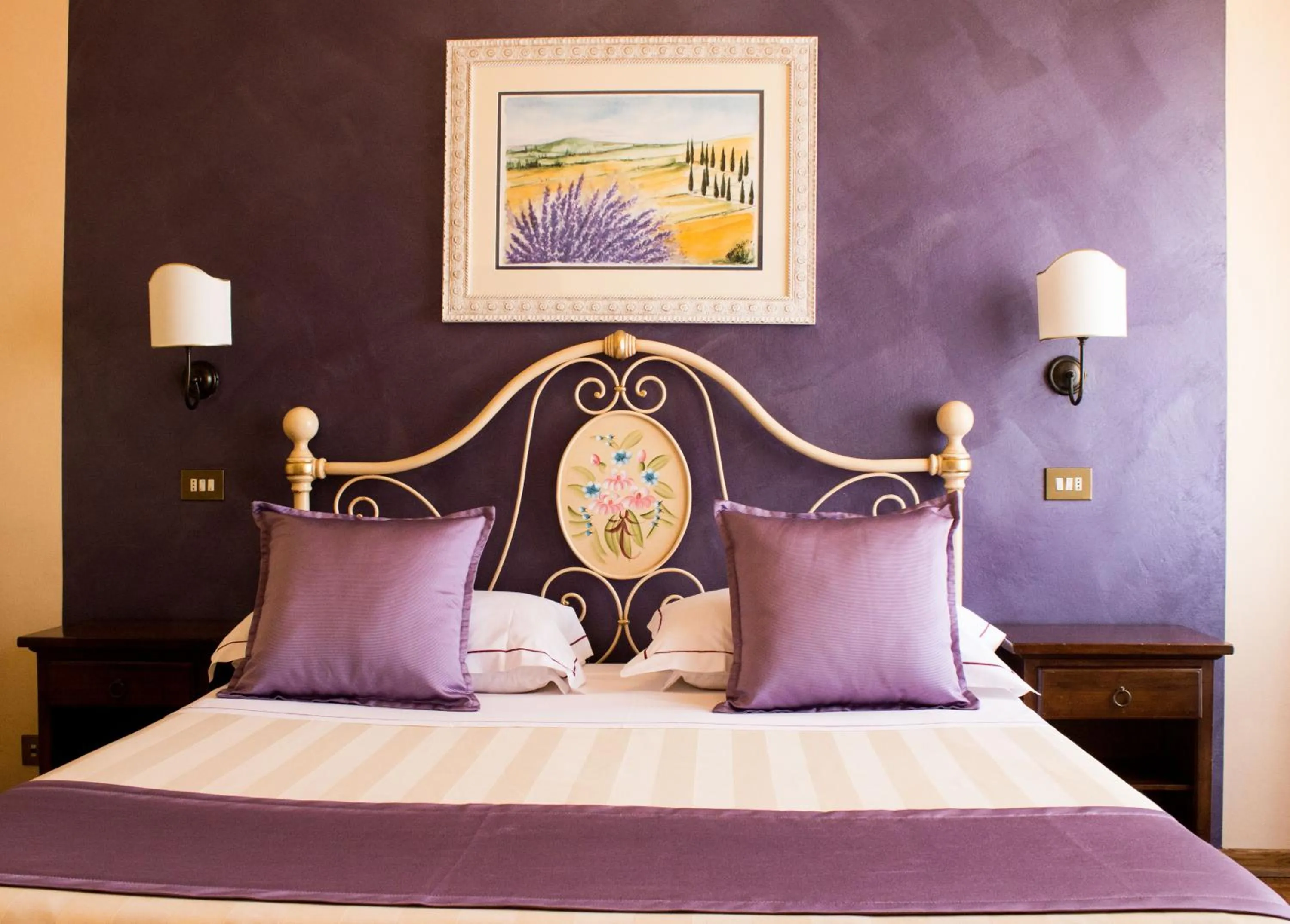 Decorative detail, Bed in Hotel Ristorante Tre Stelle