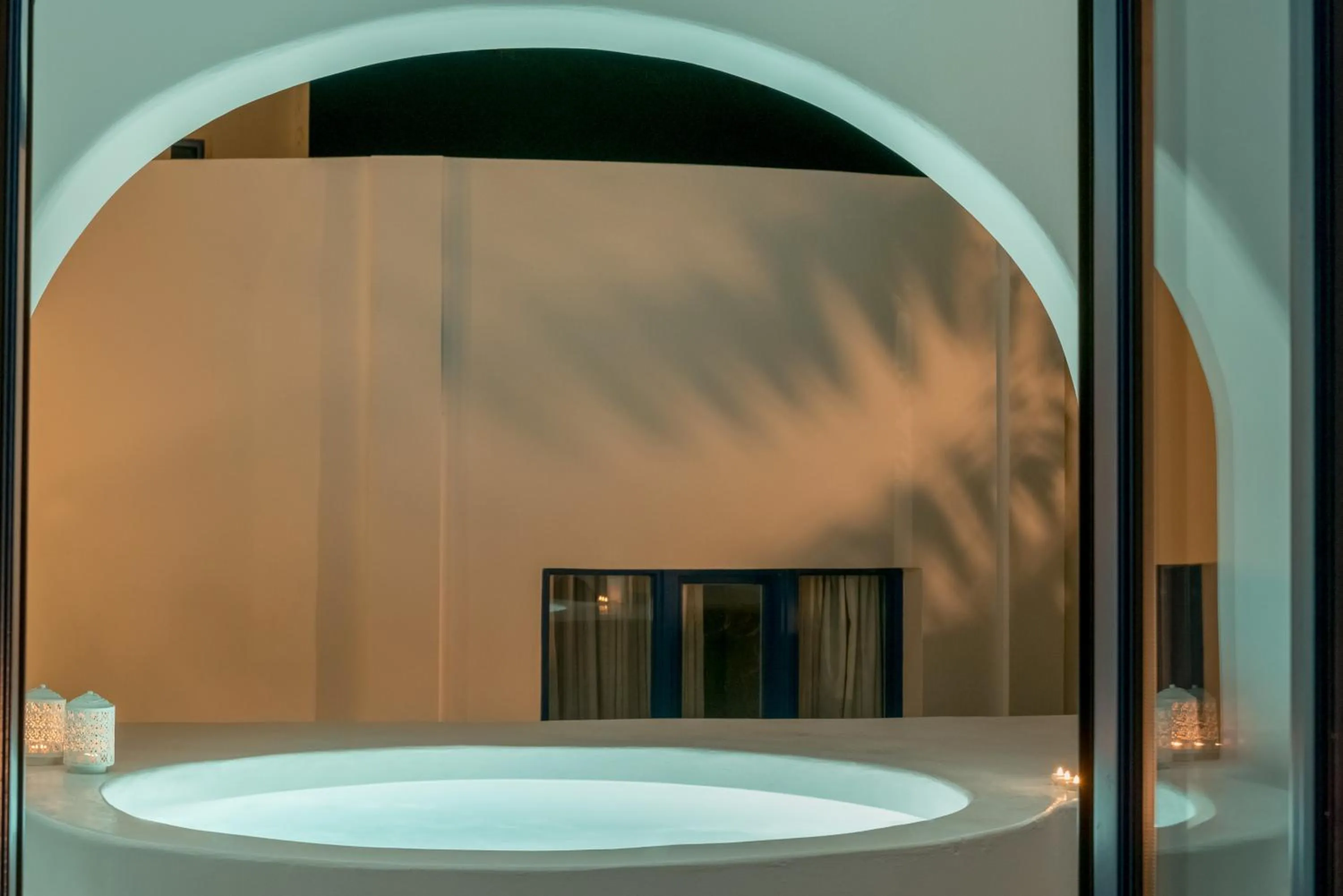 Hot Tub in Anemomilos