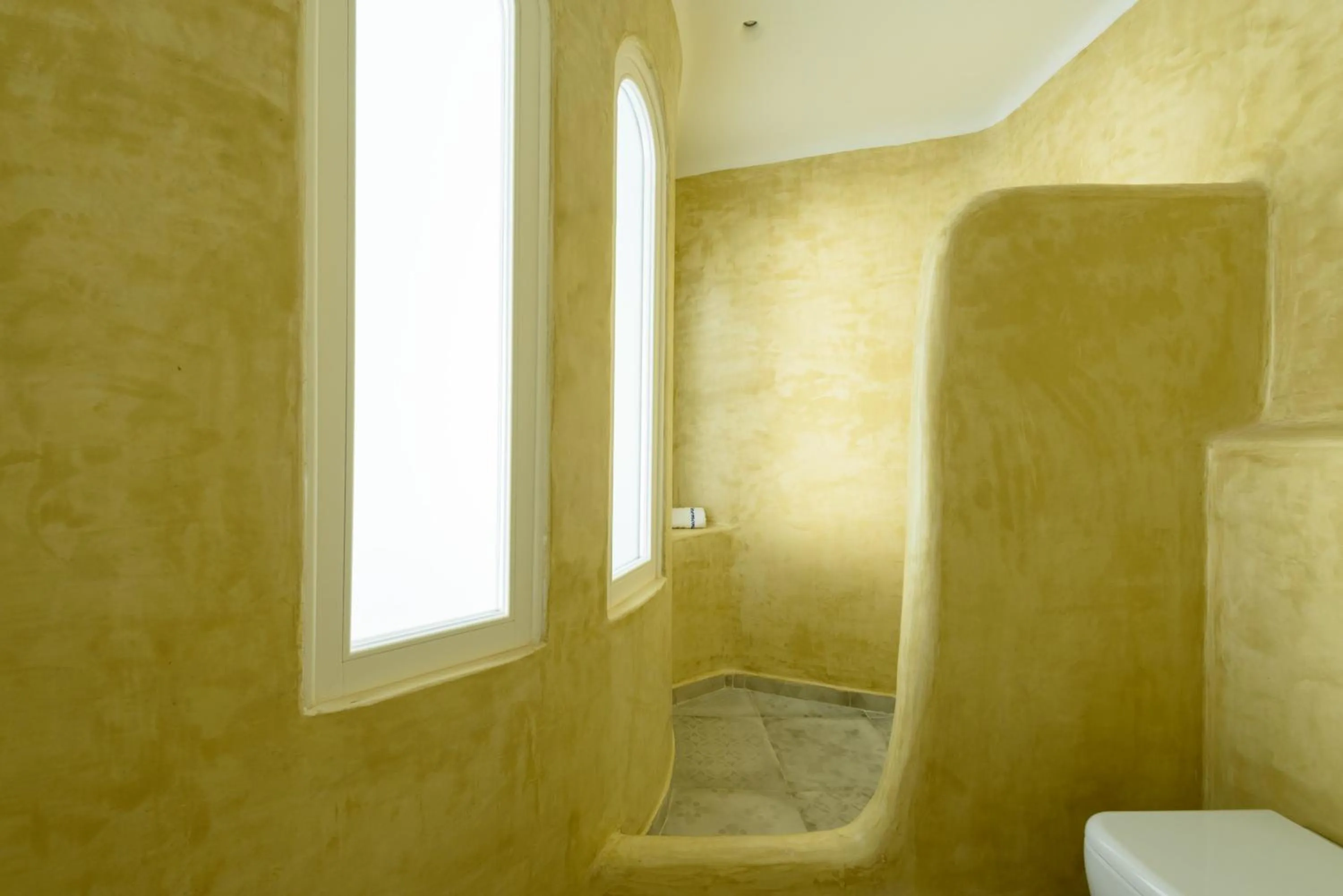 Shower in Anemomilos