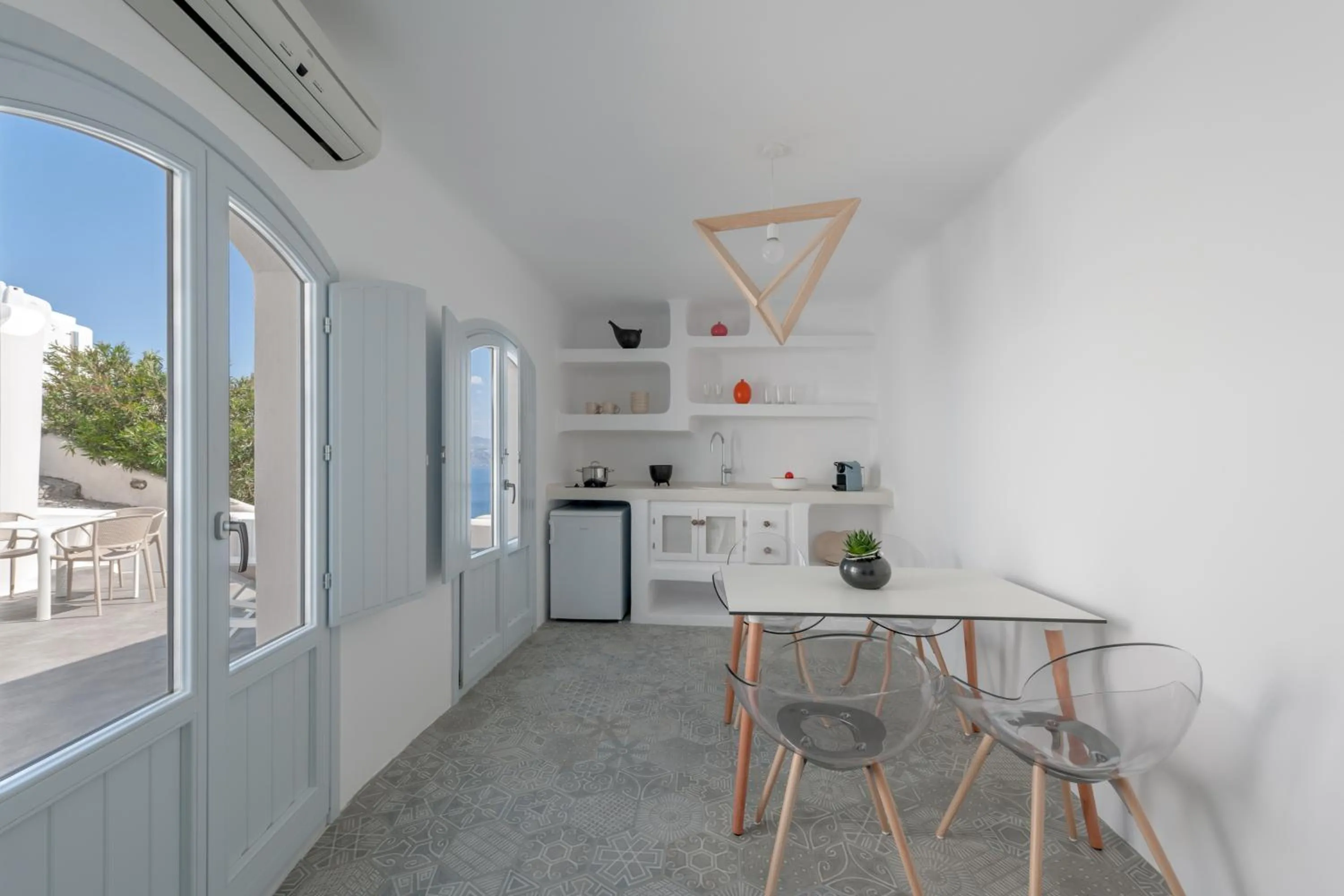 Dining area in Anemomilos