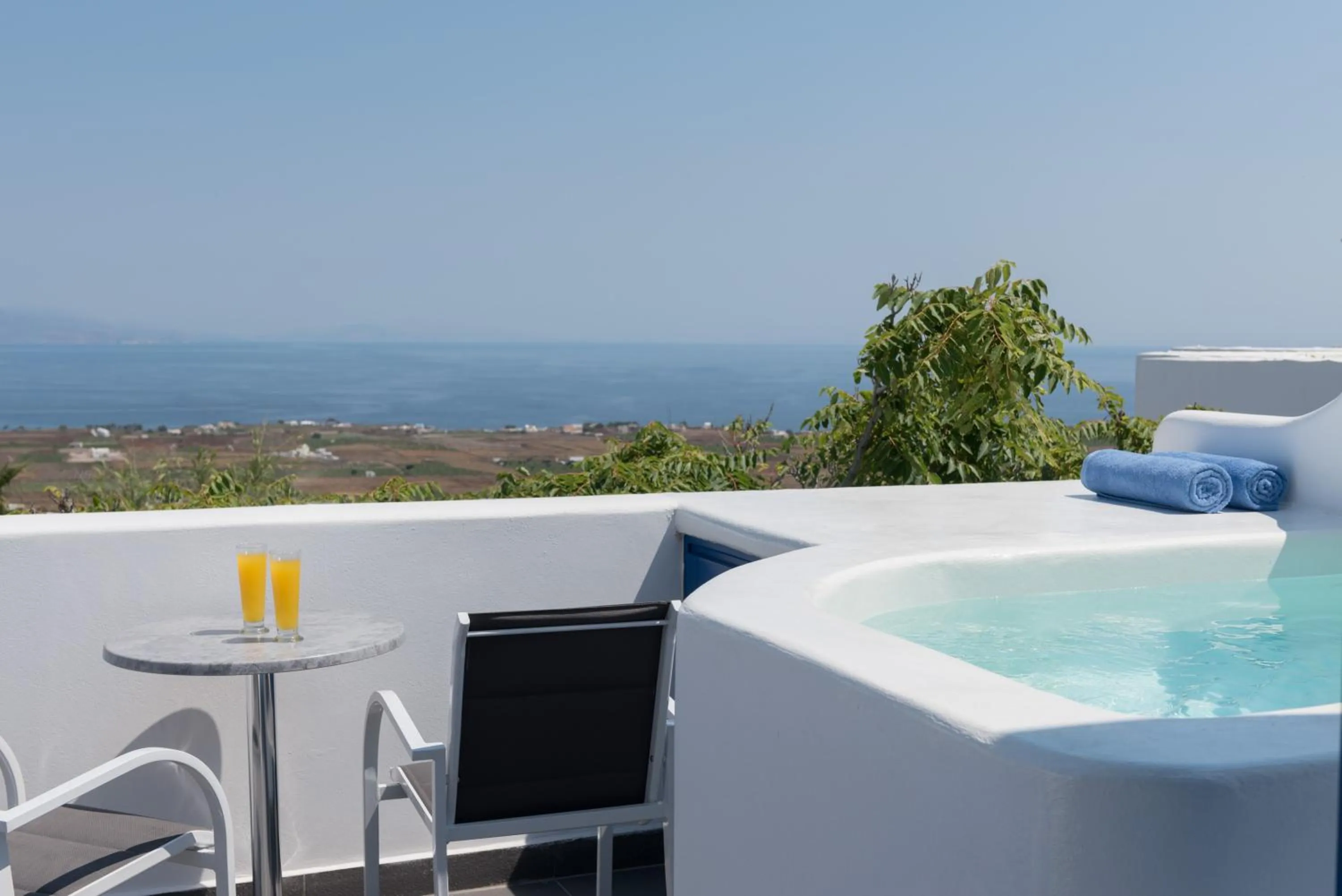 Hot Tub in Anemomilos