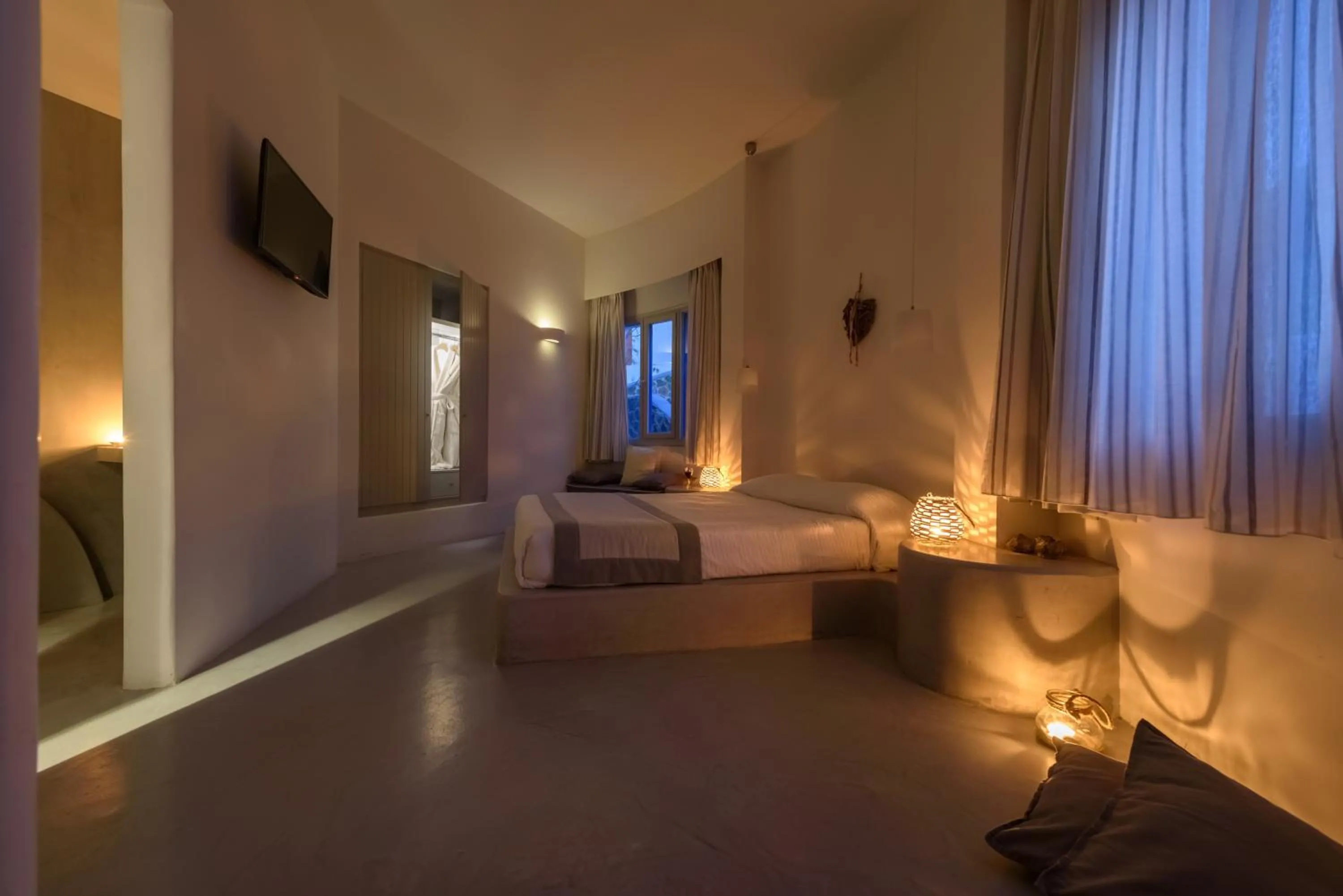 Bathroom, Bed in Anemomilos