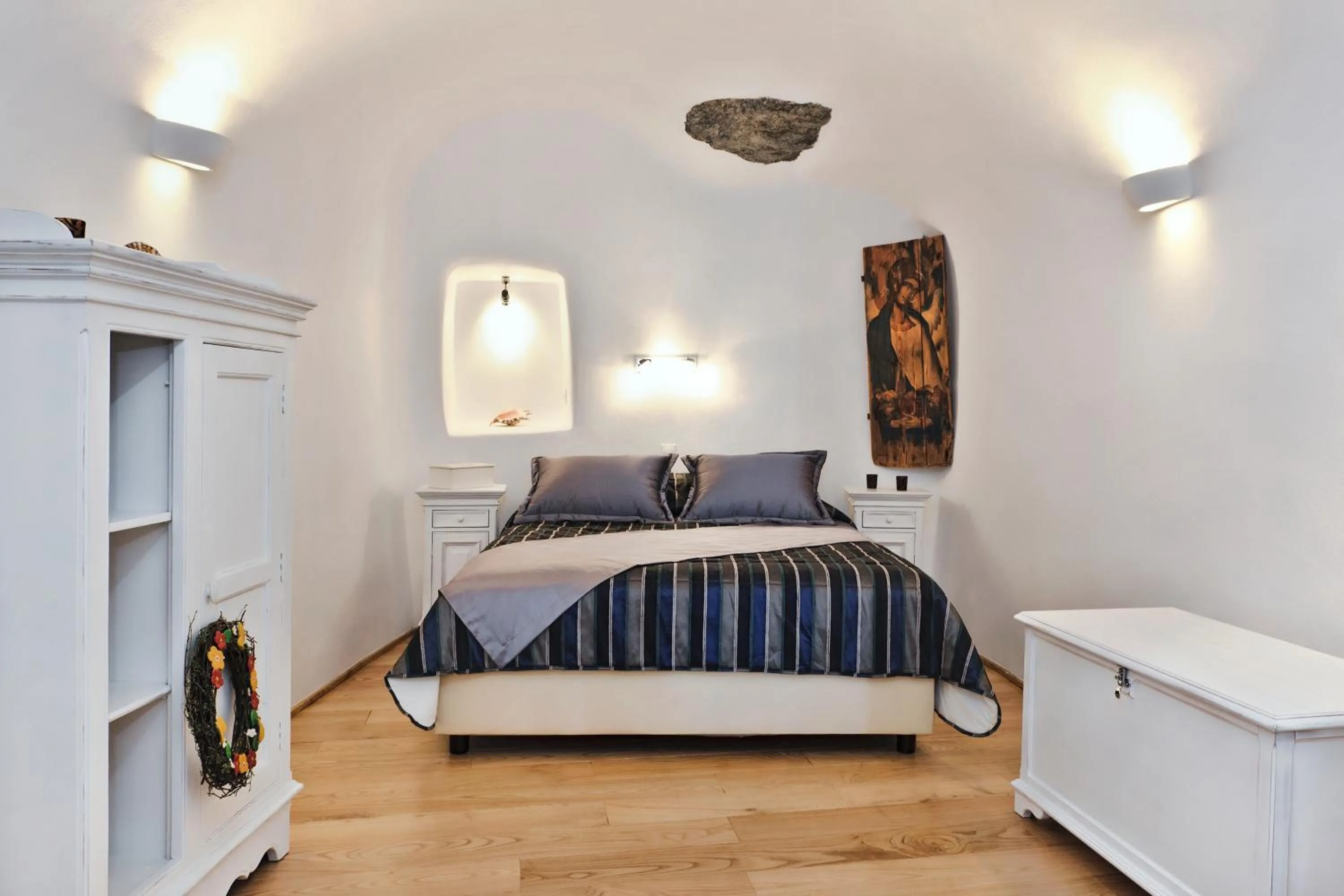 Bedroom, Bed in Anemomilos