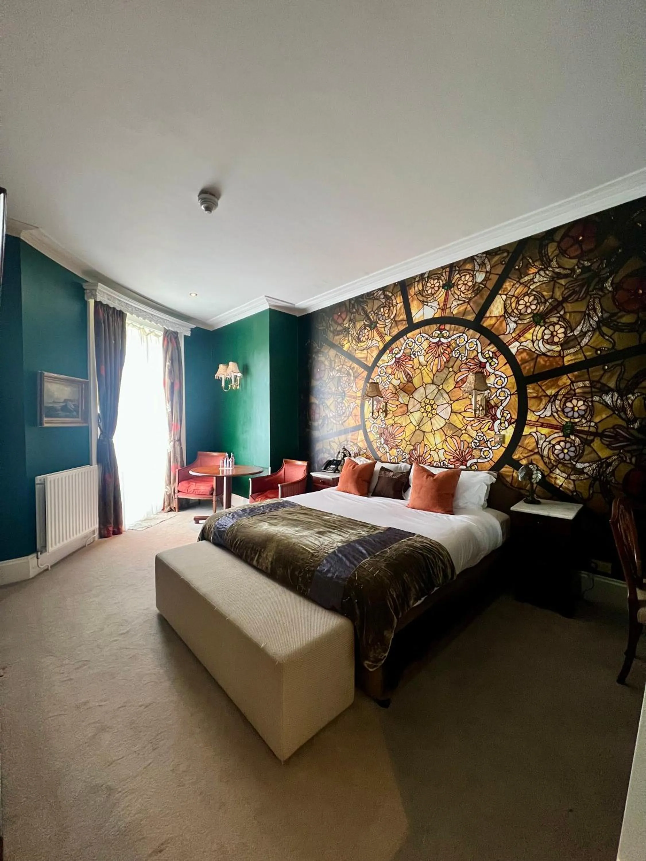 Bed in St Michael's Manor Hotel - St Albans