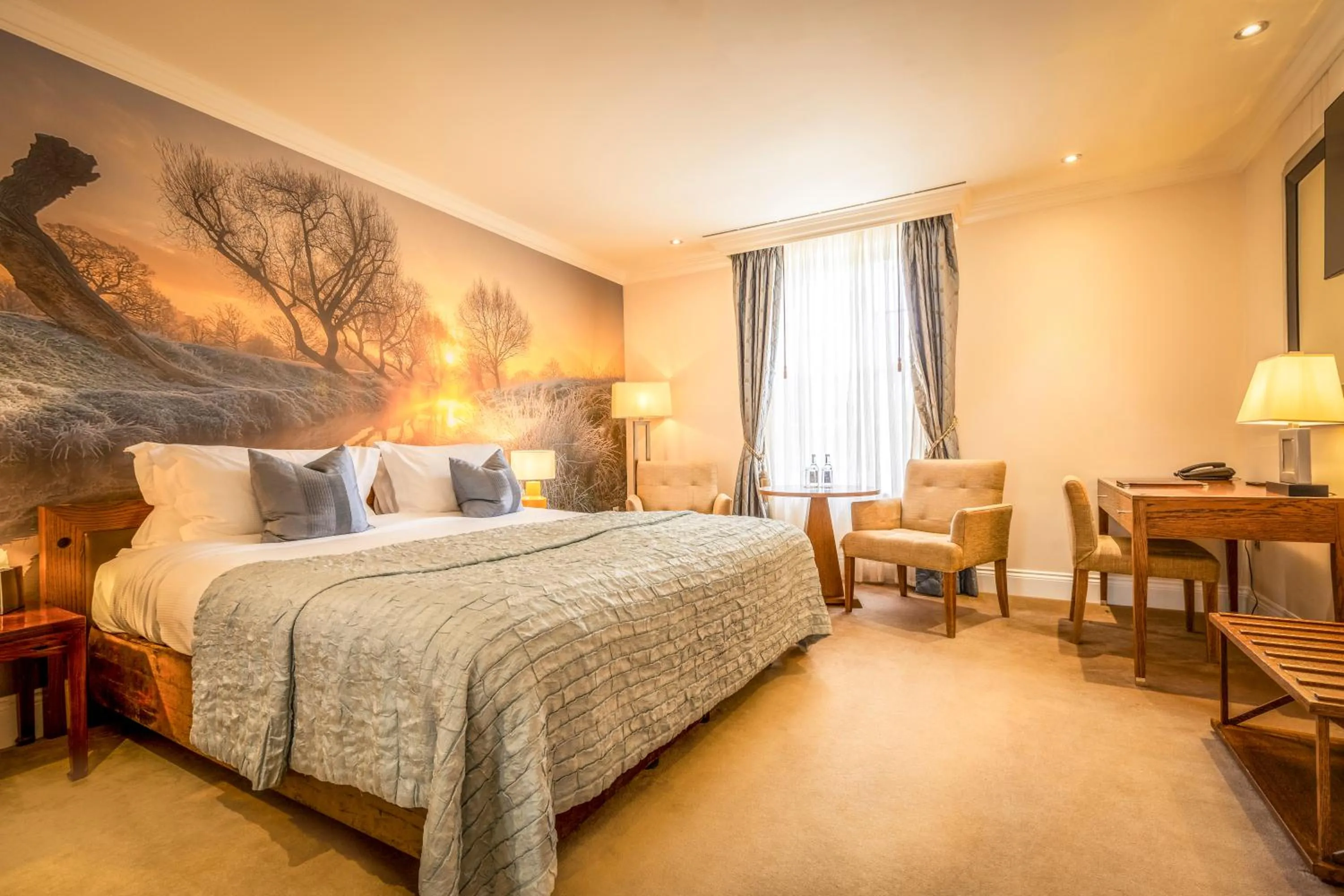 Bed in St Michael's Manor Hotel - St Albans