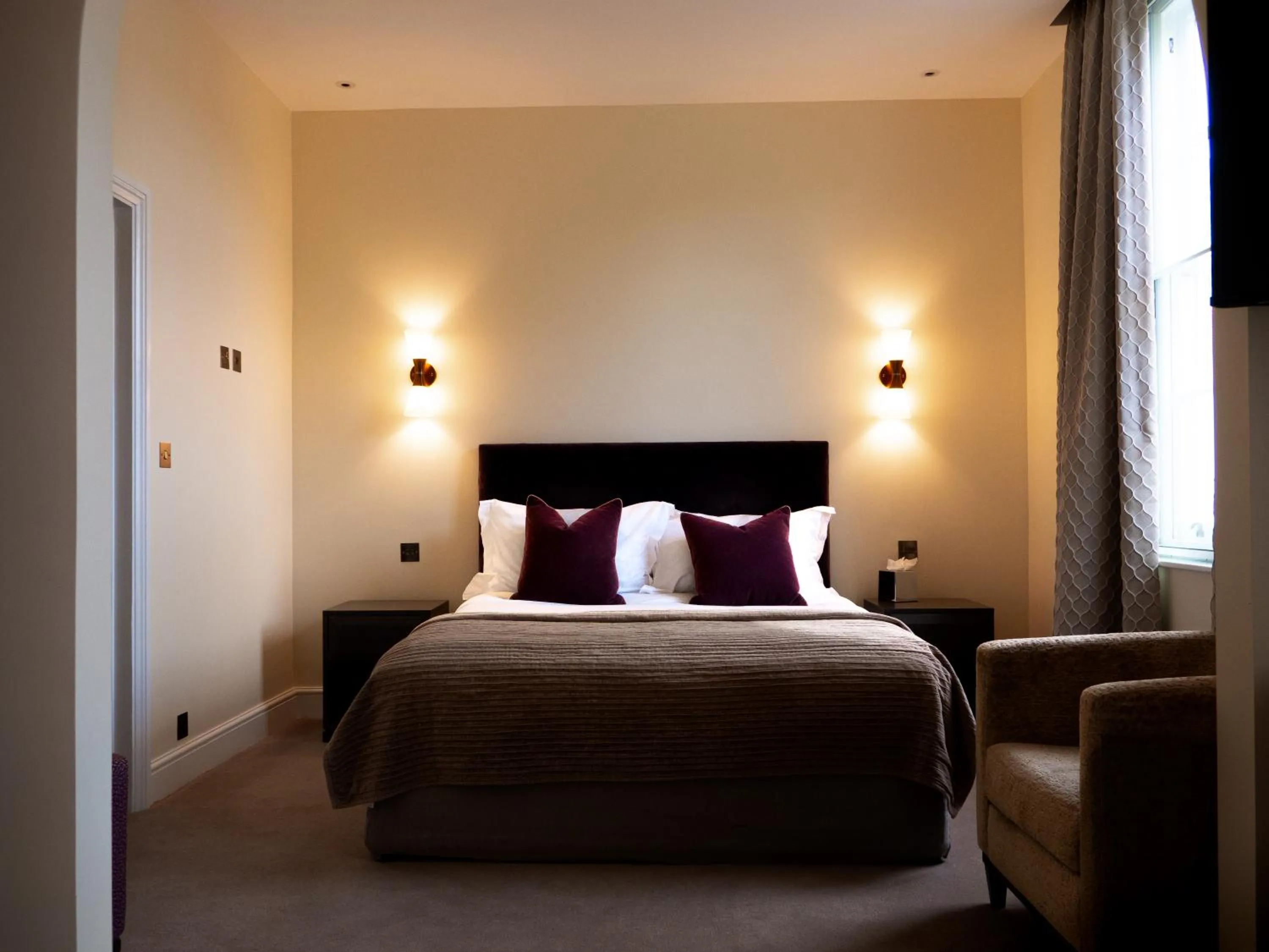 Bed in St Michael's Manor Hotel - St Albans