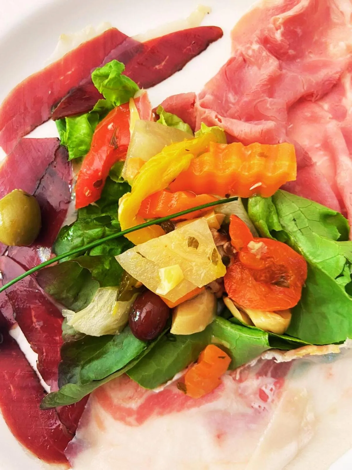 Food and drinks in T'AMI Hotel Resort Spa