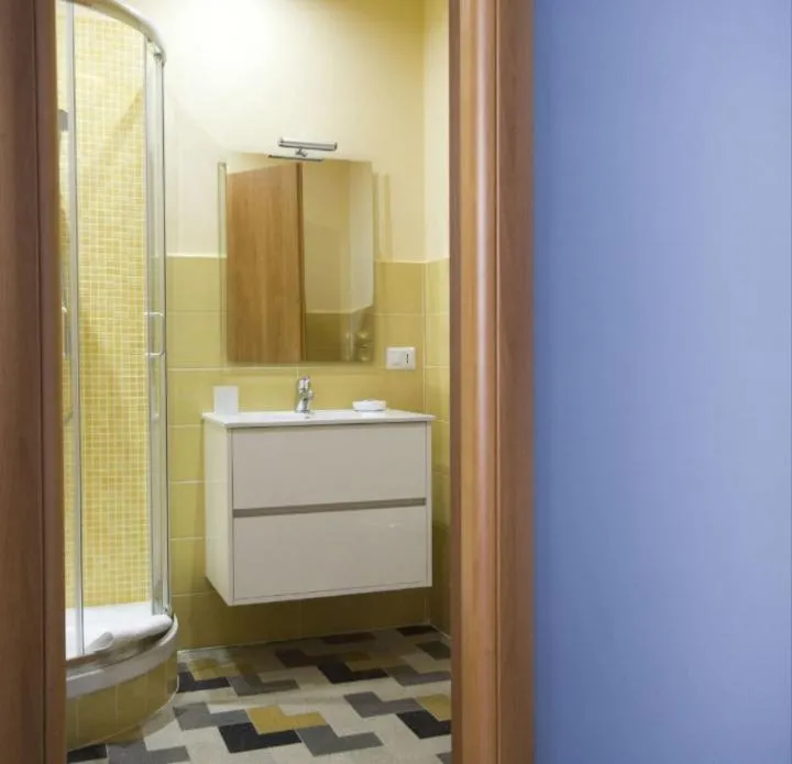 Shower in B&B Antonello da Messina