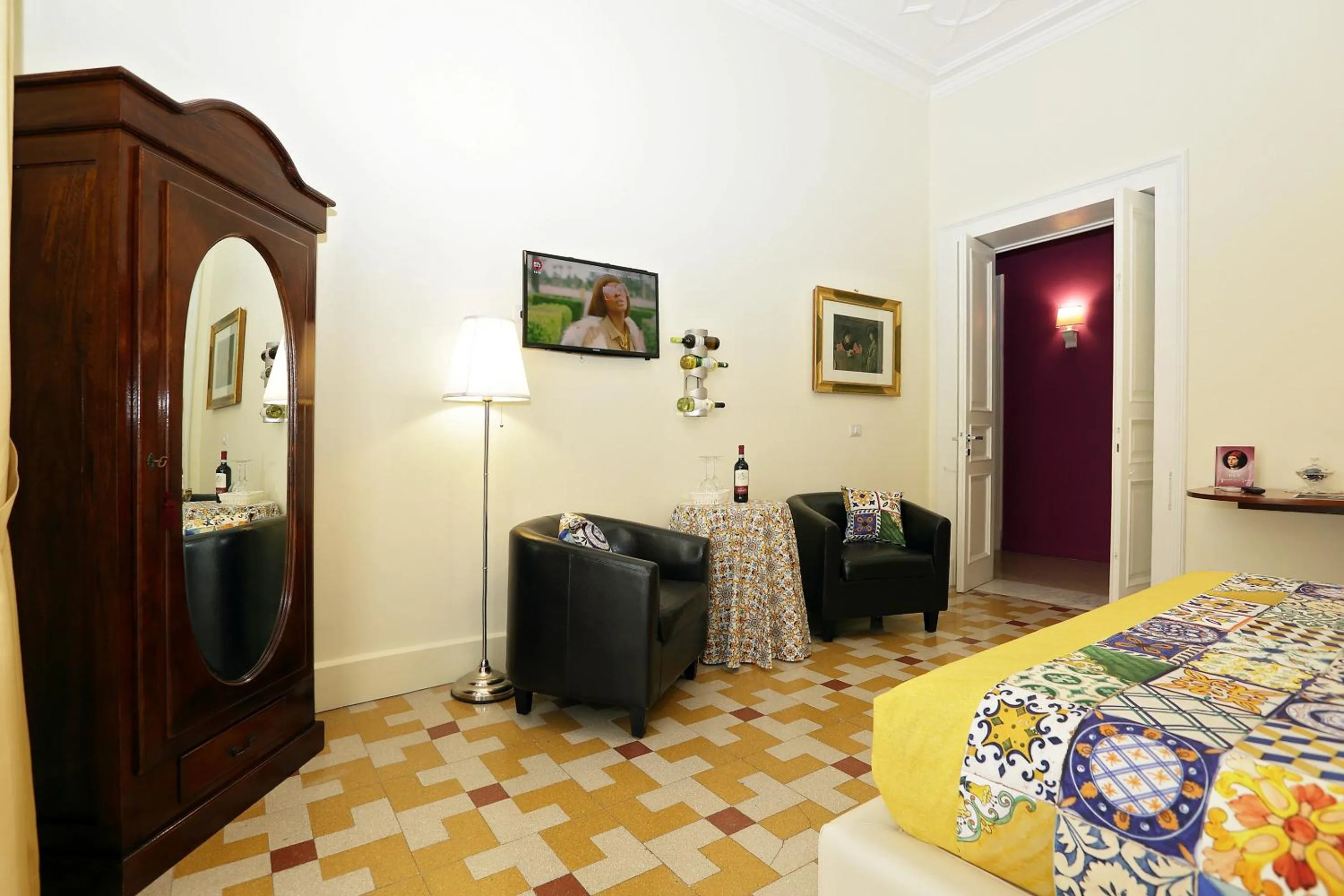 TV and multimedia, Bed in B&B Antonello da Messina