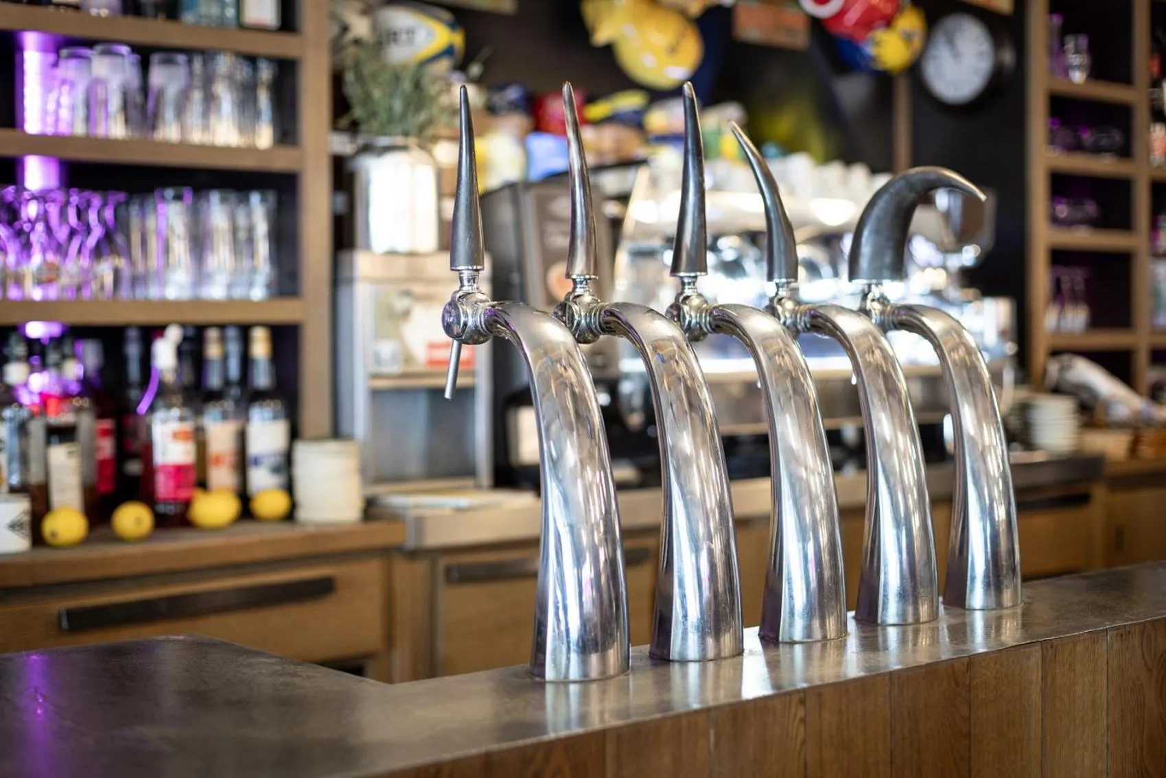 Lounge or bar in Hôtel-Restaurant Logis l'Aubrac Laguiole