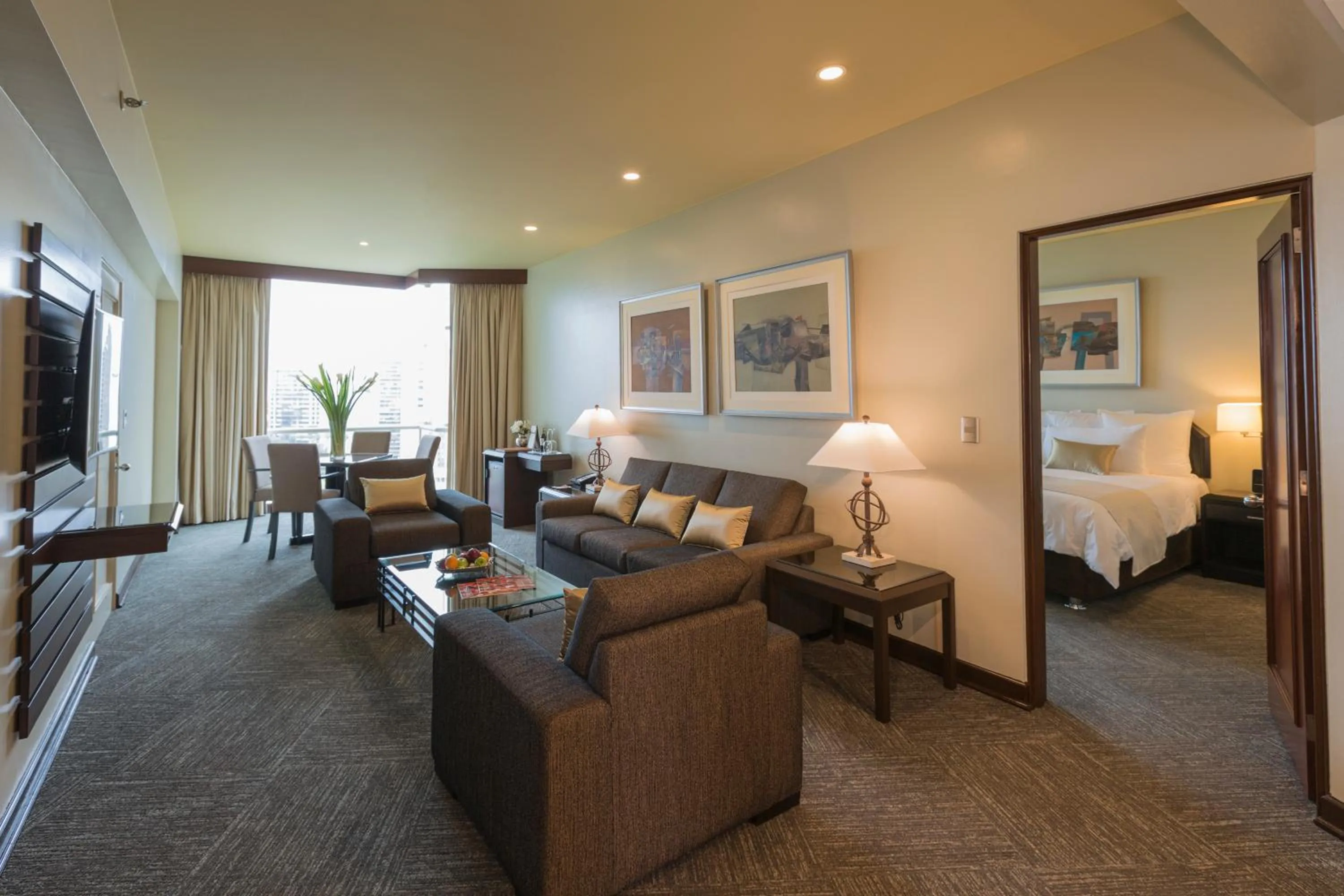 Living room in Delfines Hotel & Convention Center