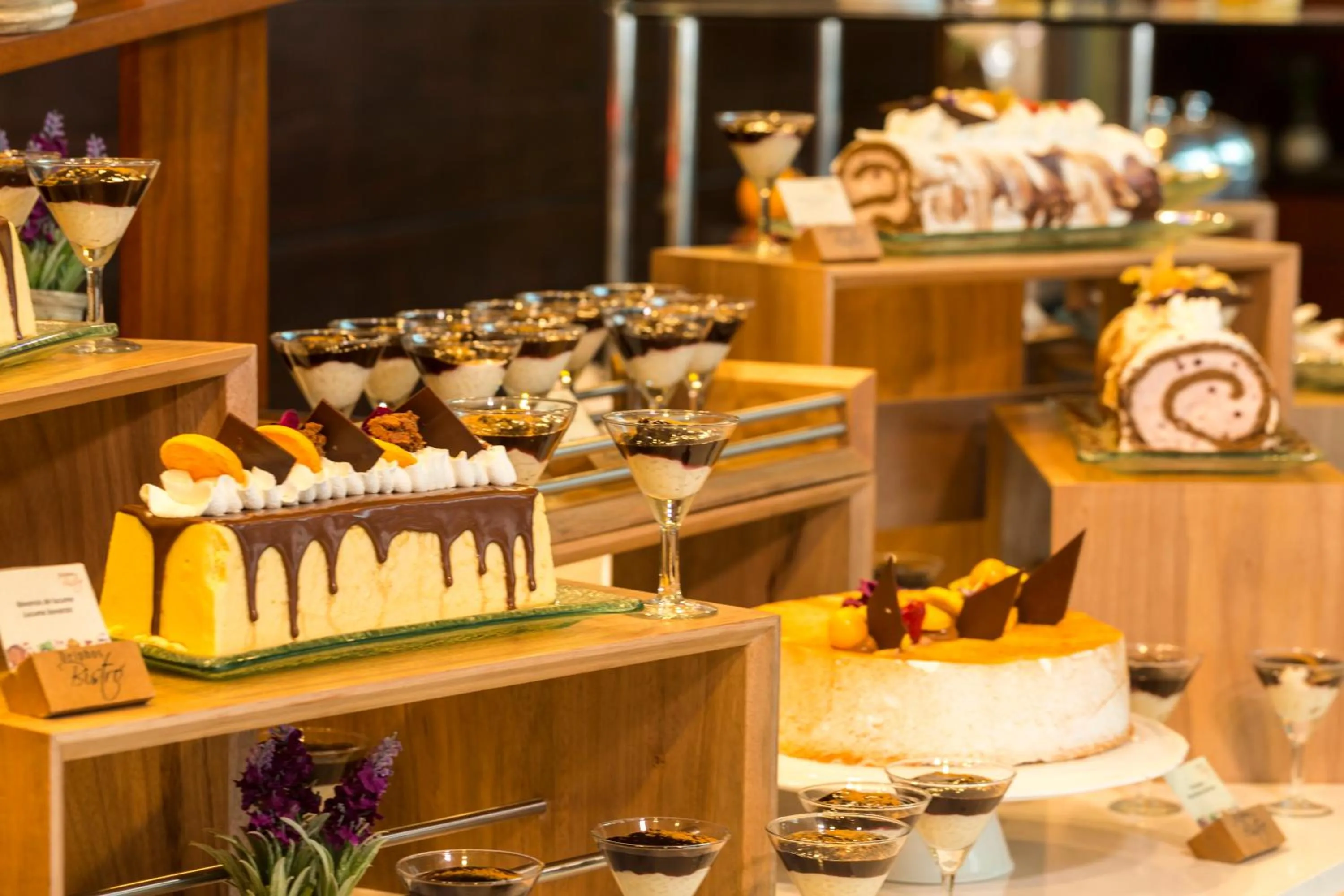 Restaurant/places to eat in Delfines Hotel & Convention Center