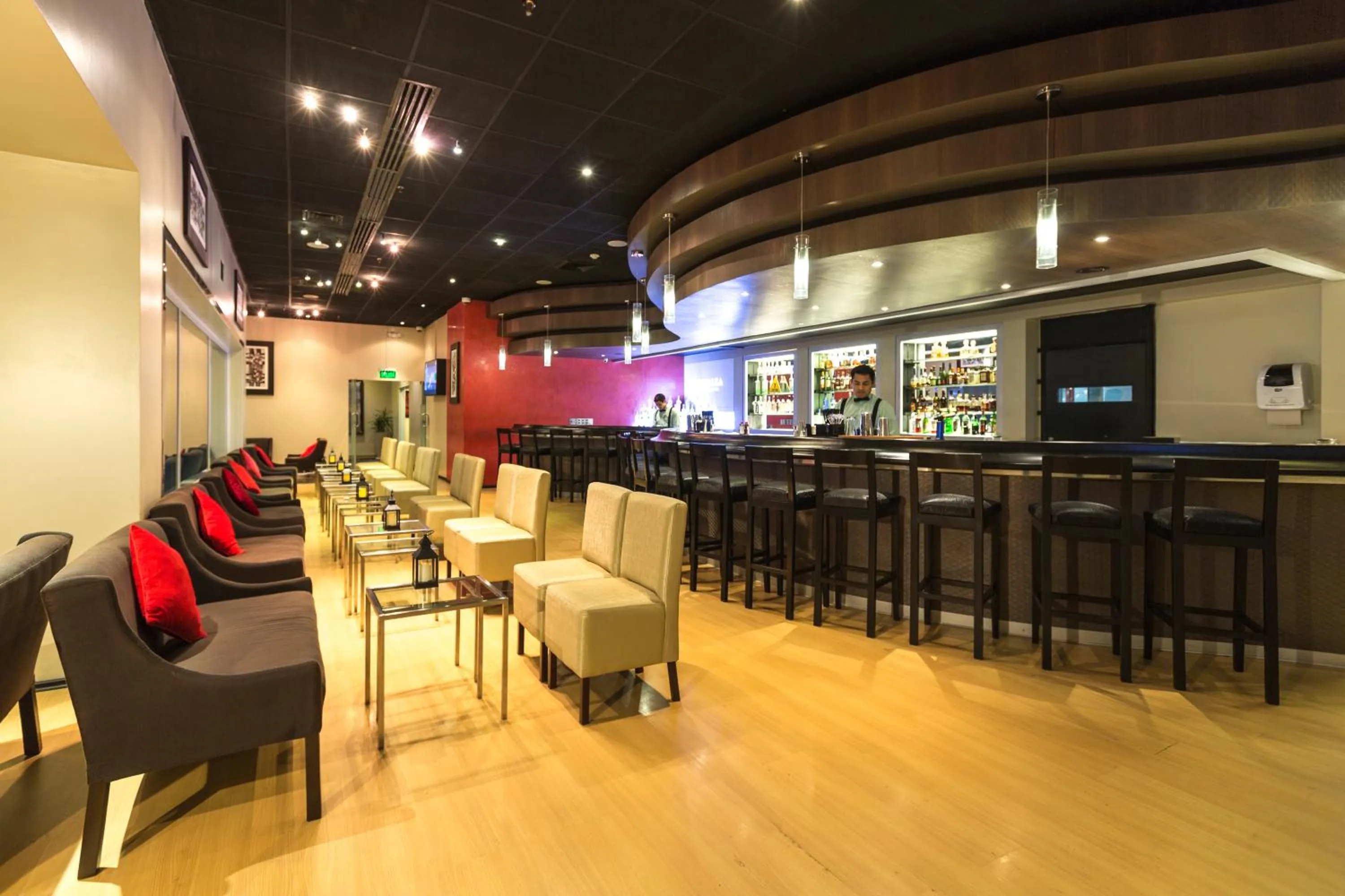 Lounge or bar in Delfines Hotel & Convention Center