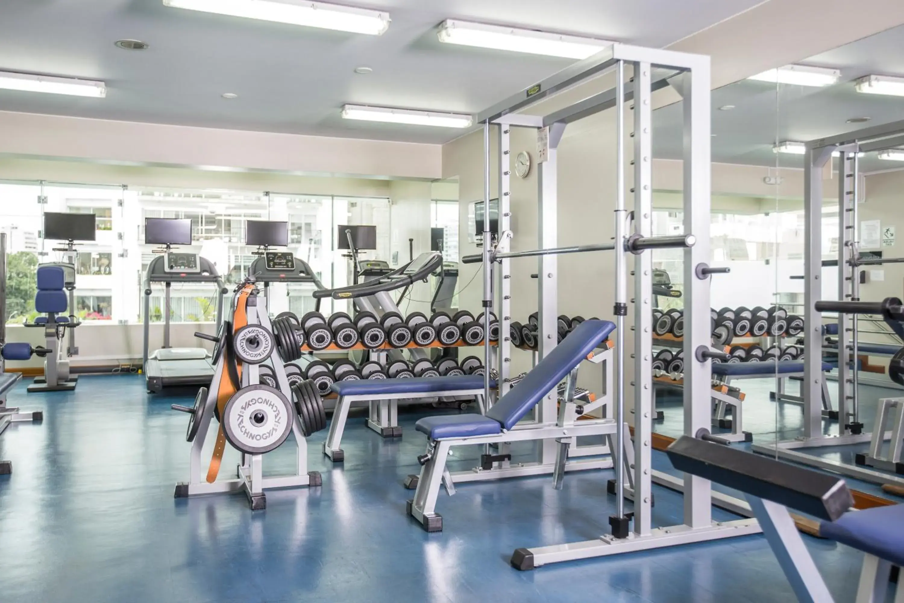 Fitness centre/facilities in Delfines Hotel & Convention Center Fitness centre/facilities in Delfines Hotel & Convention Center