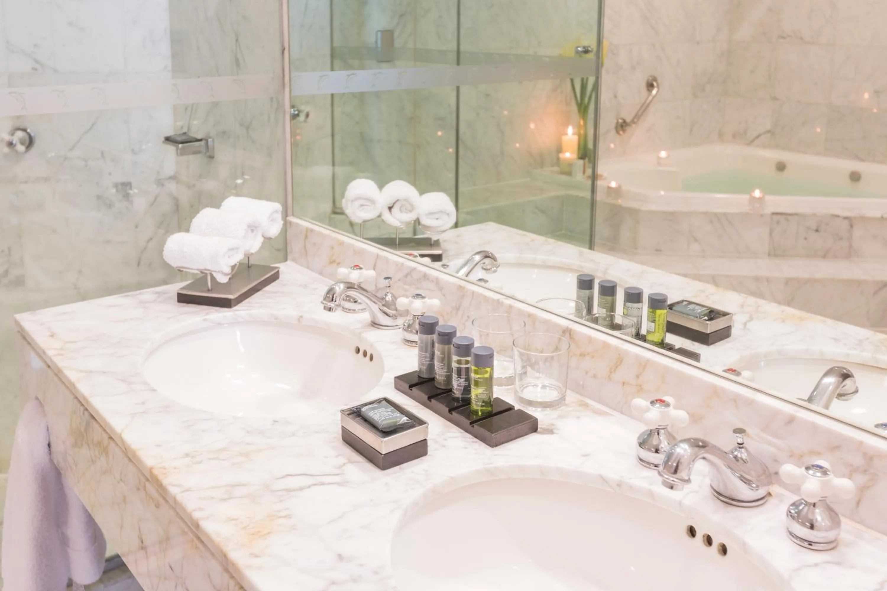 Bathroom in Delfines Hotel & Convention Center