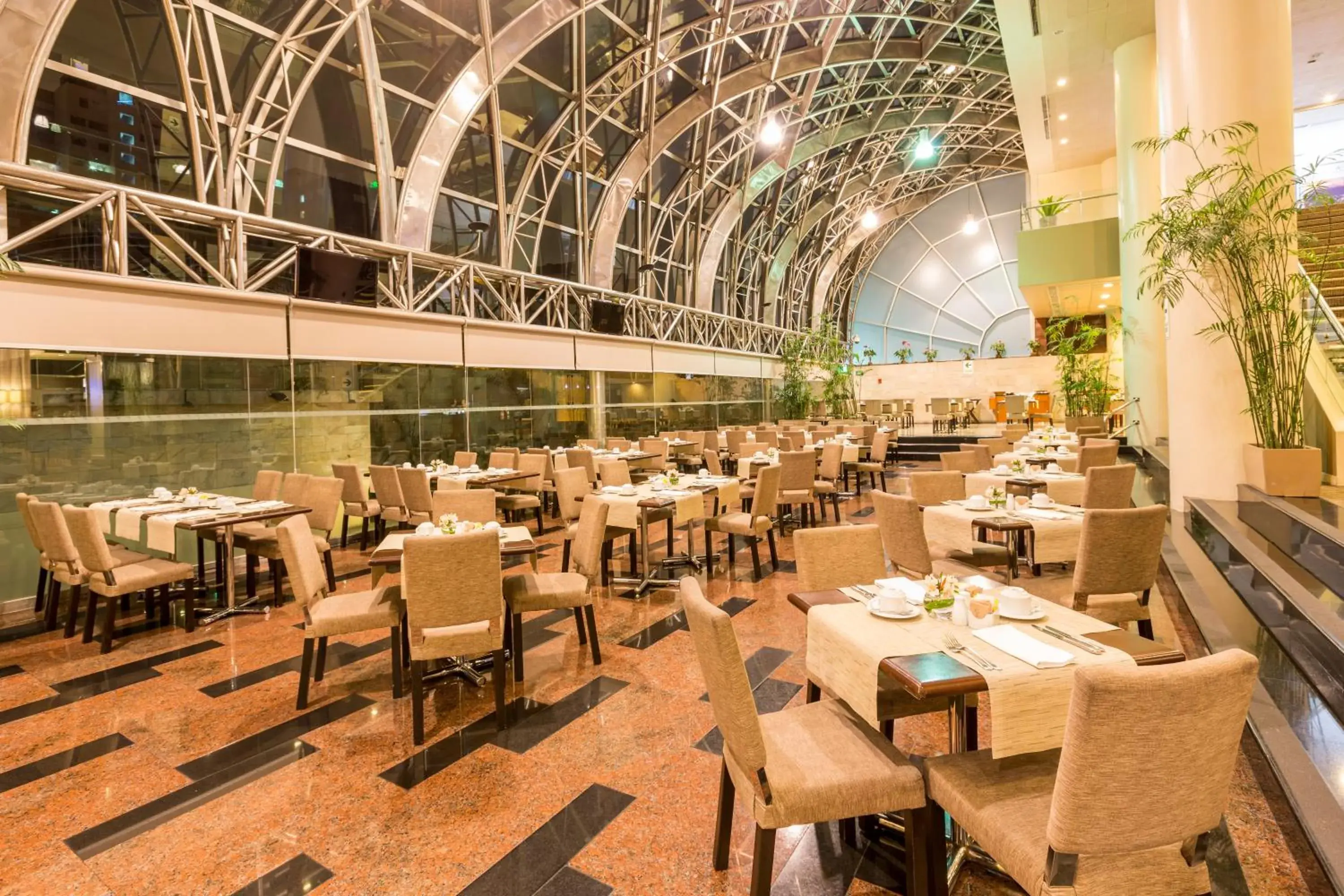 Restaurant/places to eat in Delfines Hotel & Convention Center Restaurant/places to eat in Delfines Hotel & Convention Center