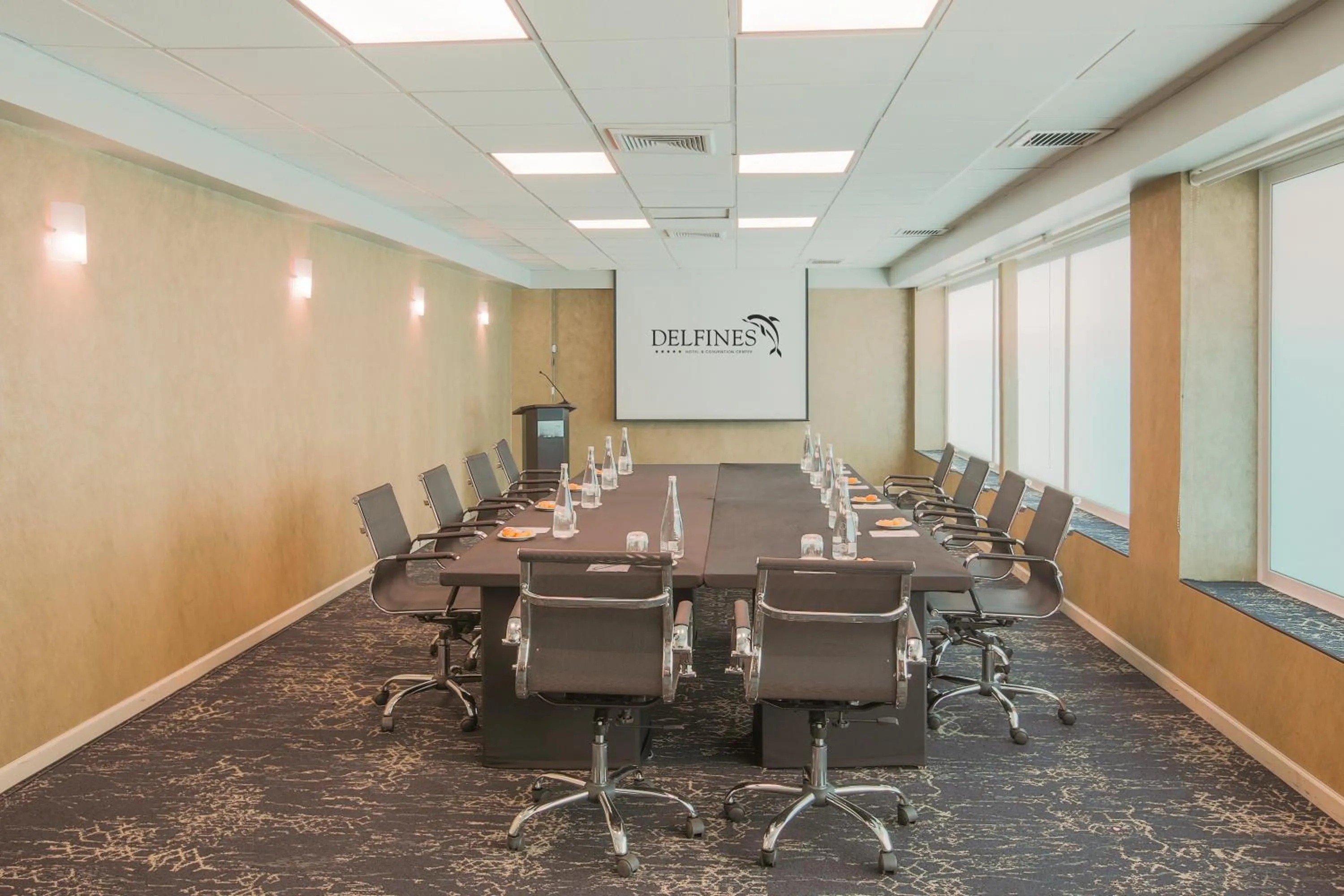 Meeting/conference room in Delfines Hotel & Convention Center