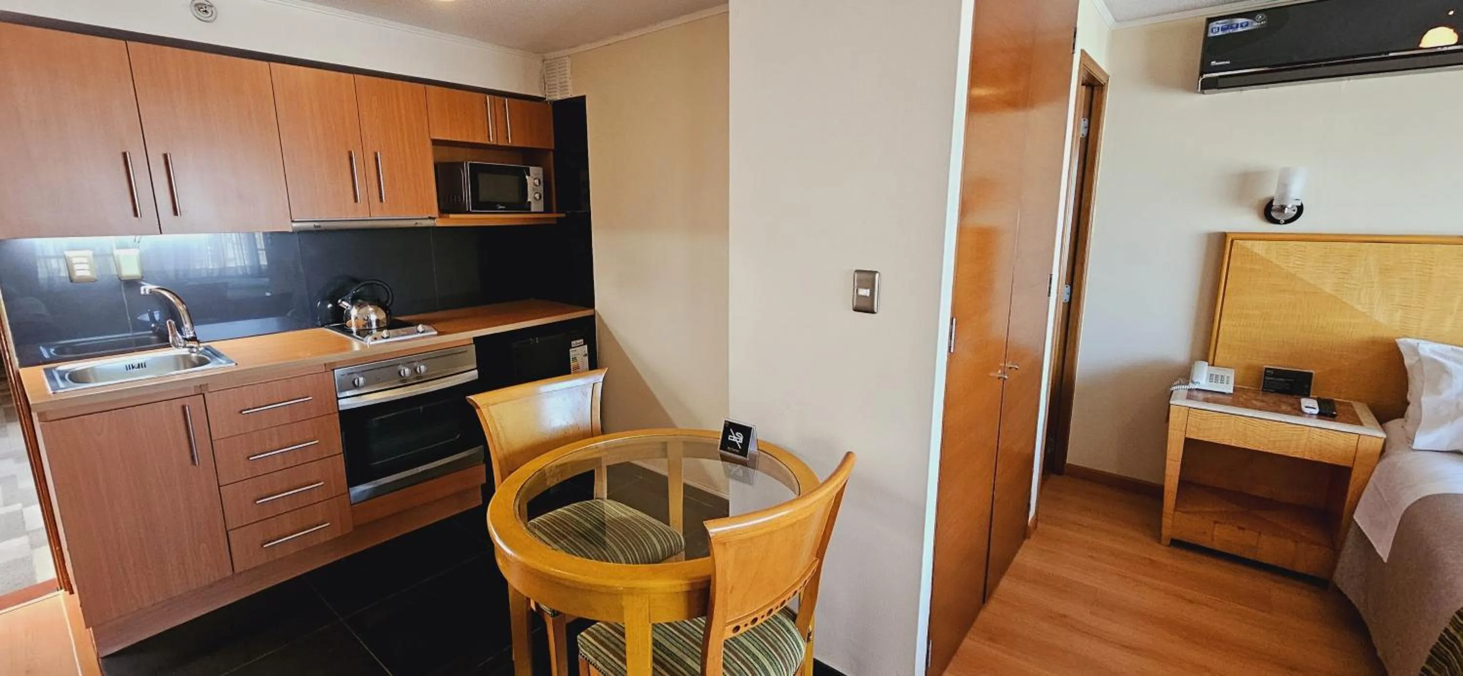 Kitchen or kitchenette, Bed in RQ Santiago