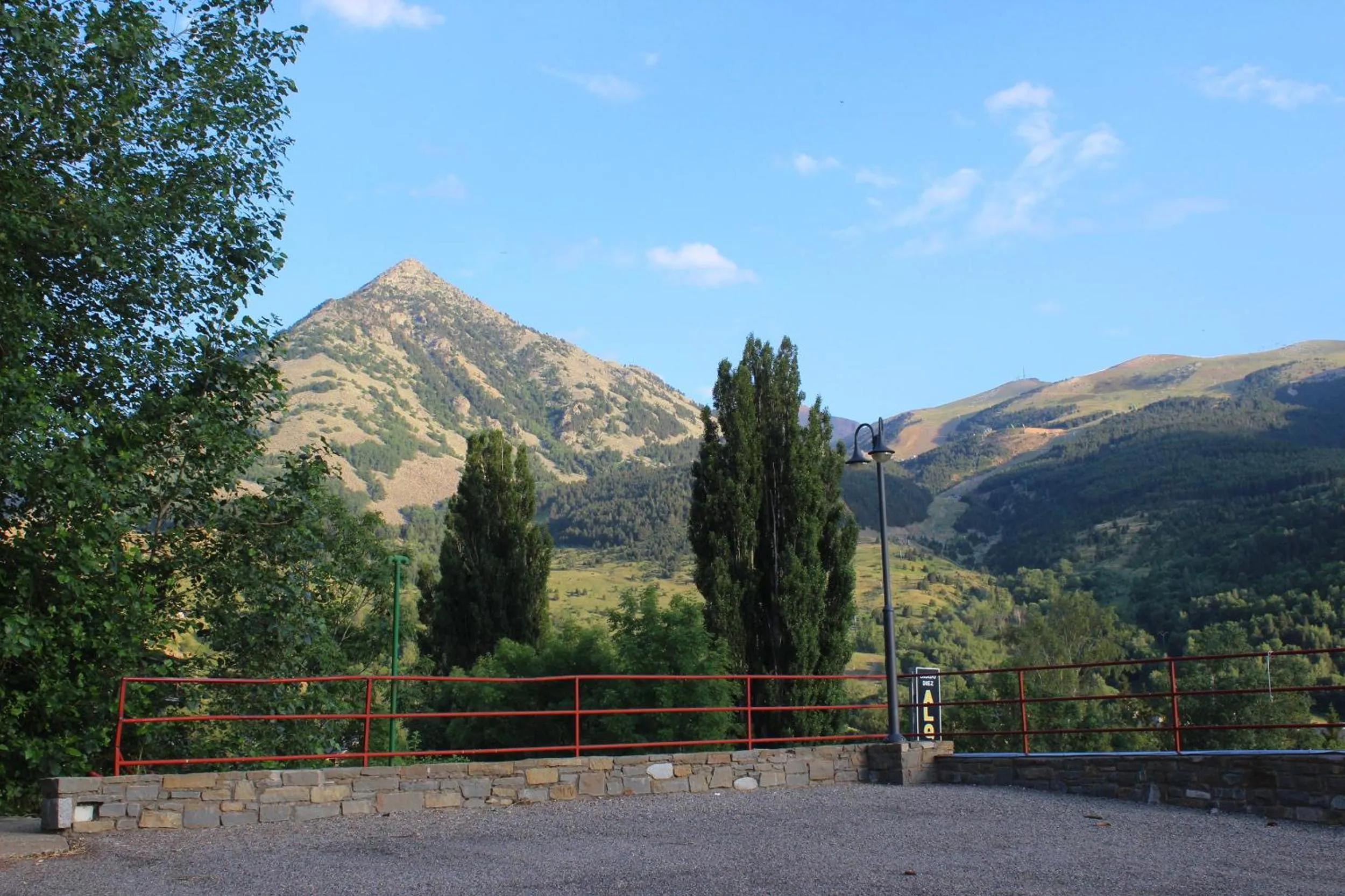 Facade/entrance in Hotel SNÖ Edelweiss