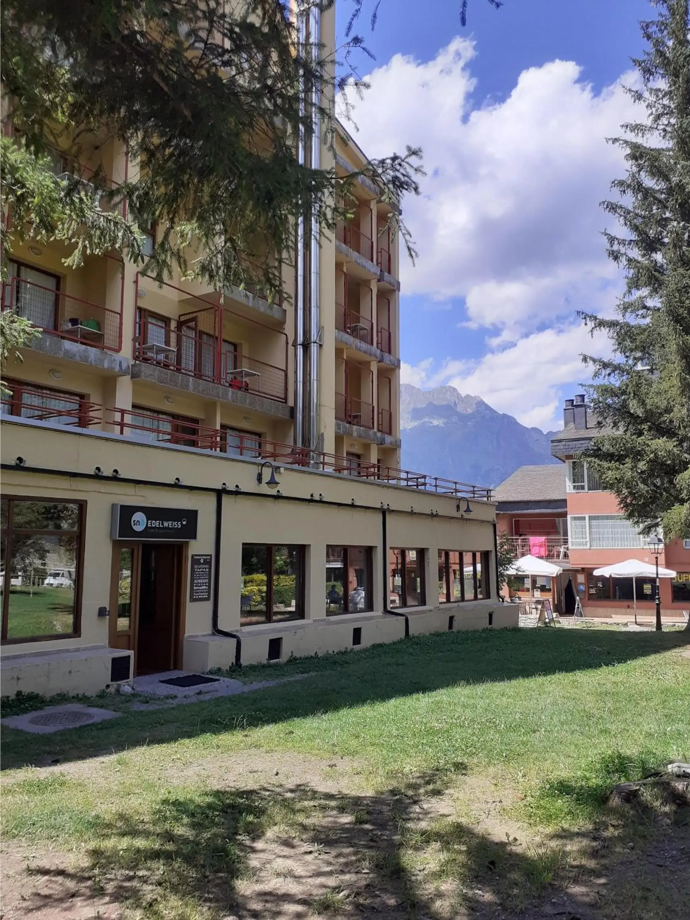 Property building in Hotel SNÖ Edelweiss Property building in Hotel SNÖ Edelweiss