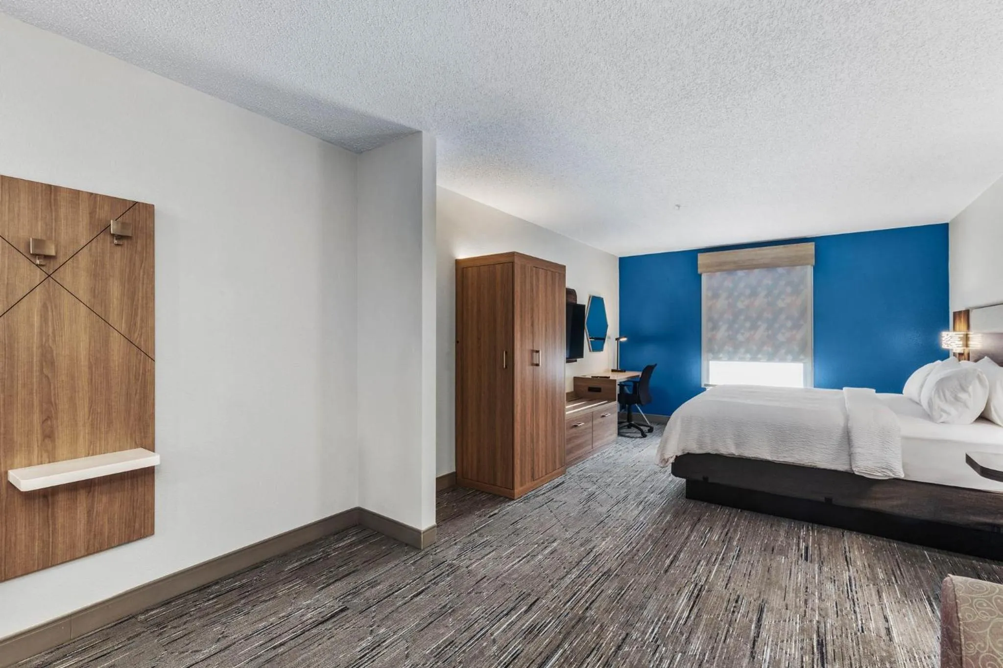 Photo of the whole room, Bed in Holiday Inn Express New Albany by IHG