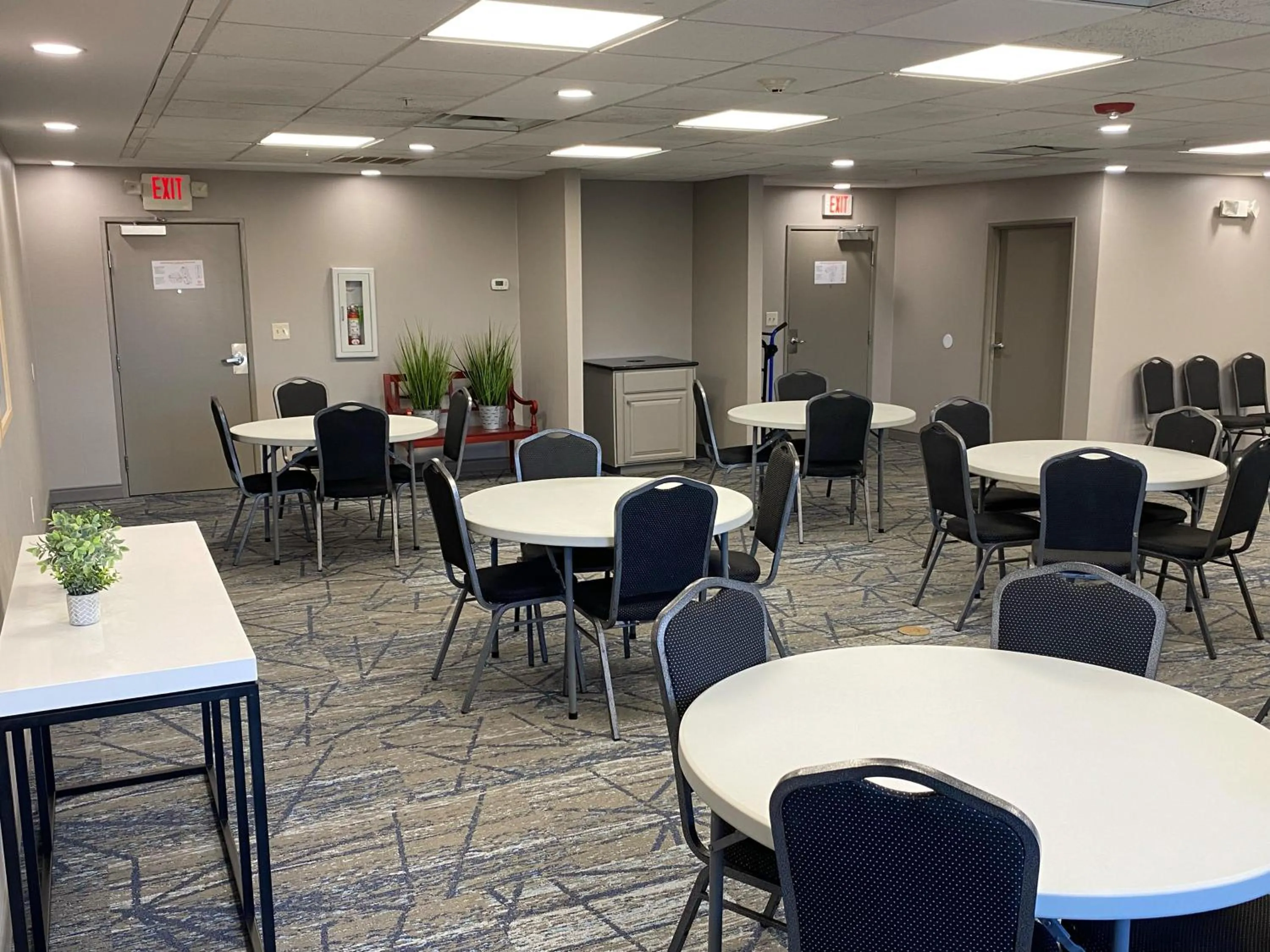 Meeting/conference room in Holiday Inn Express New Albany by IHG