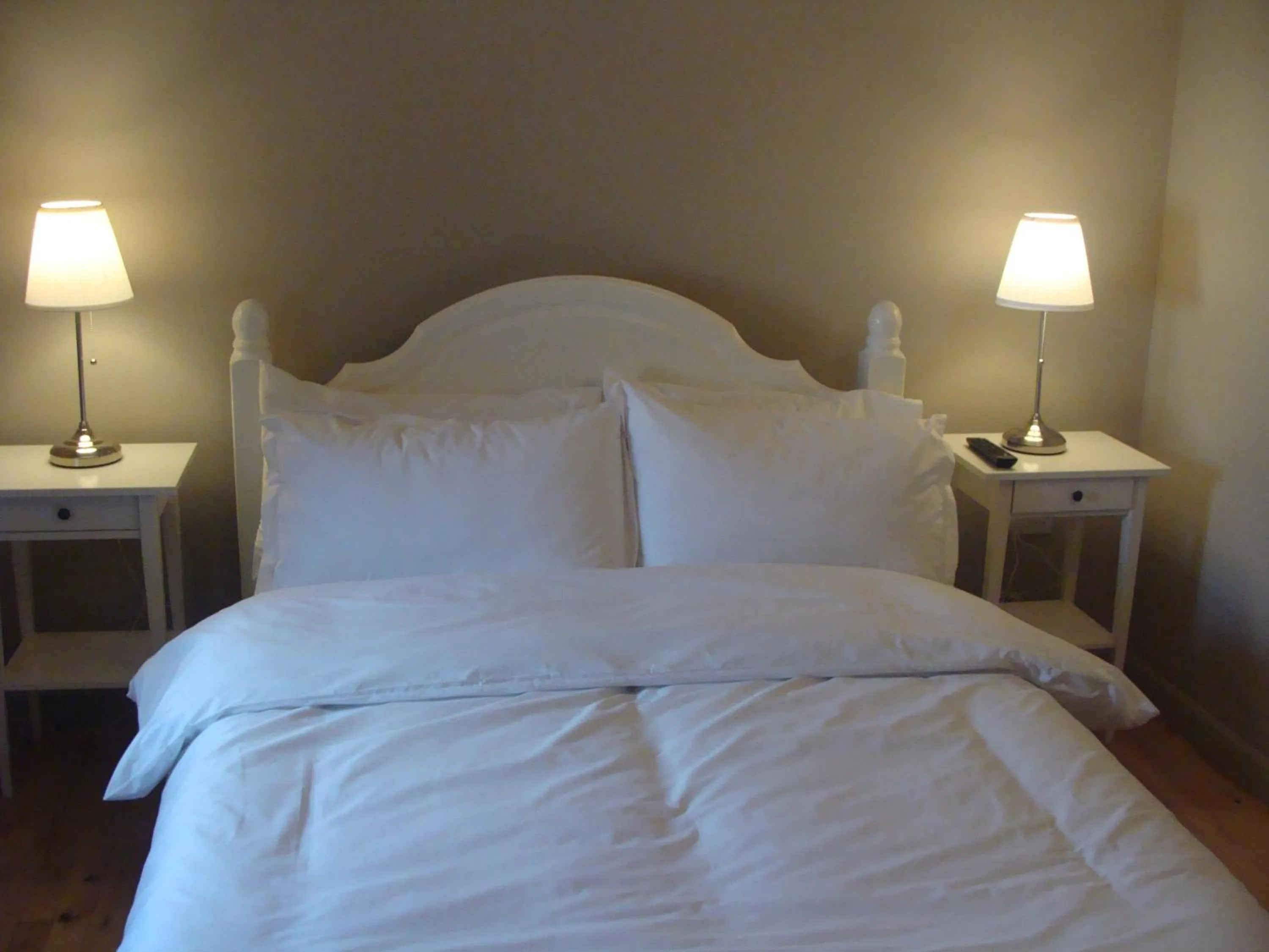 Bedroom, Bed in Riggend Farm Accomodation