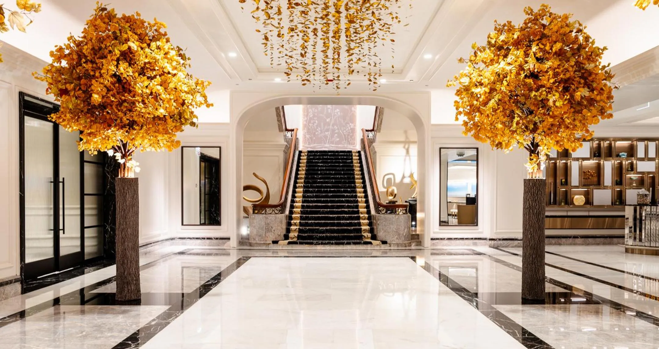 Lobby or reception in Four Seasons Chicago