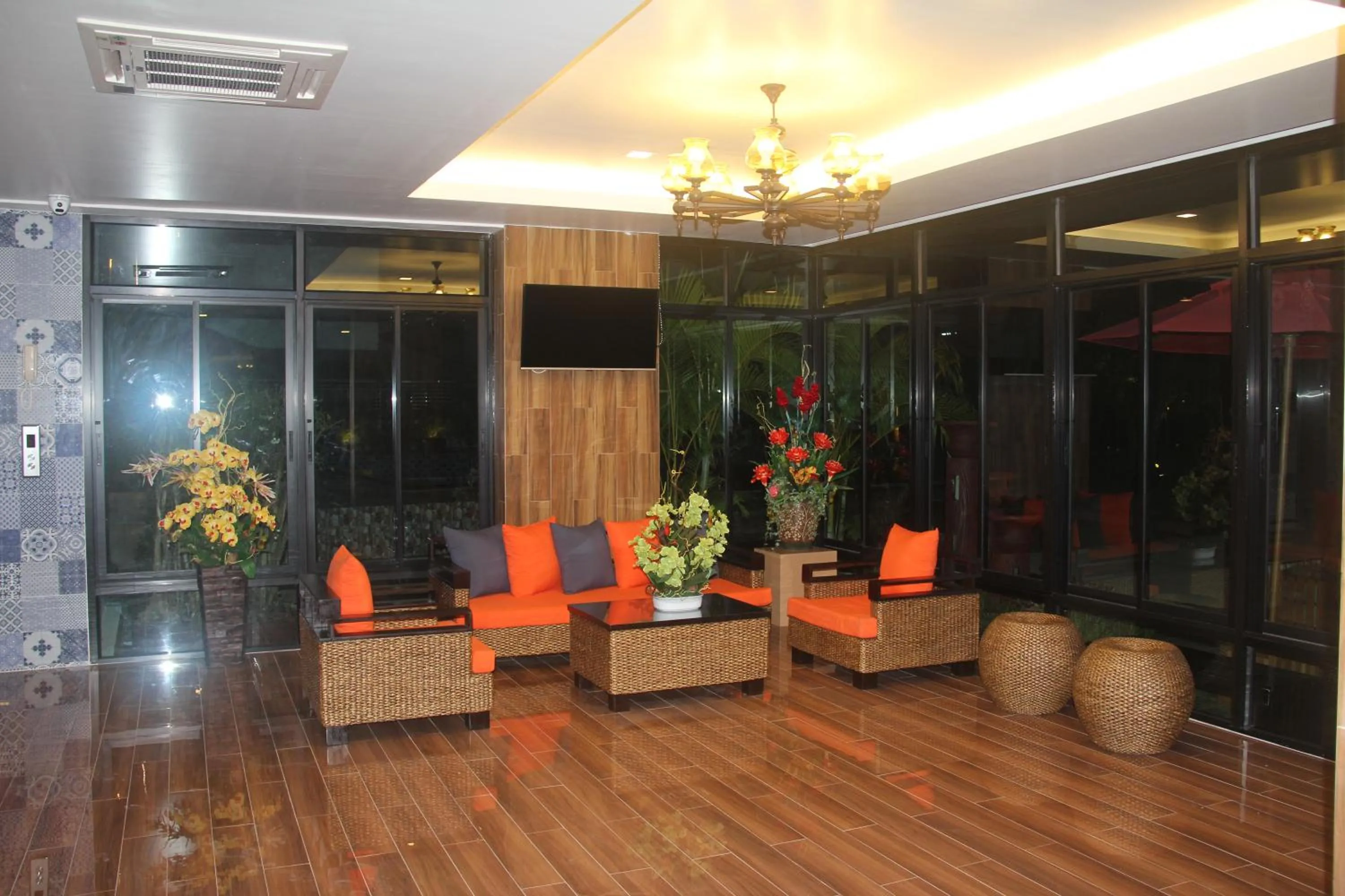 Lobby or reception in Tawan Anda Garden Hotel