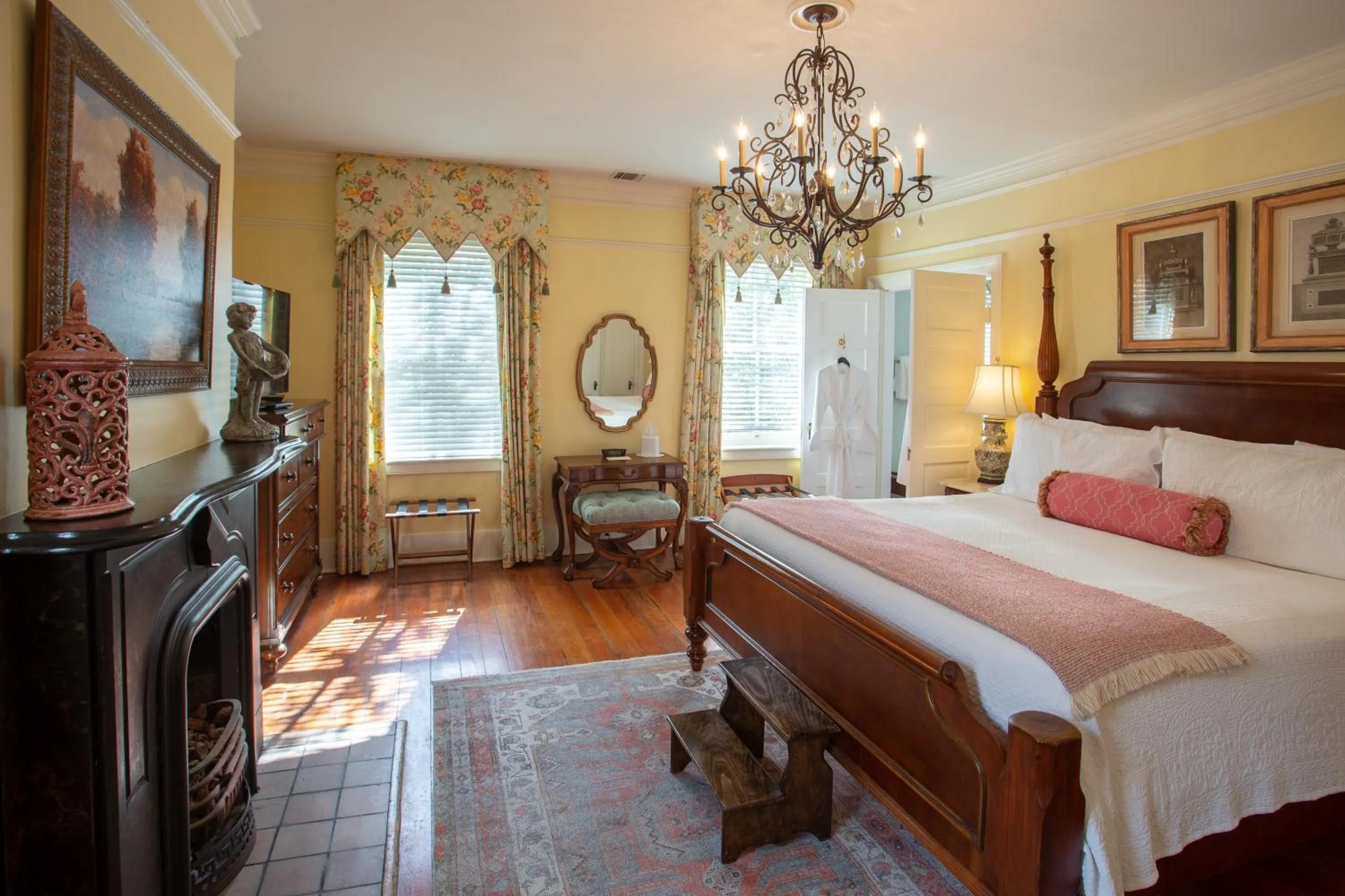 Bedroom, Bed in The Gastonian, Historic Inns of Savannah Collection