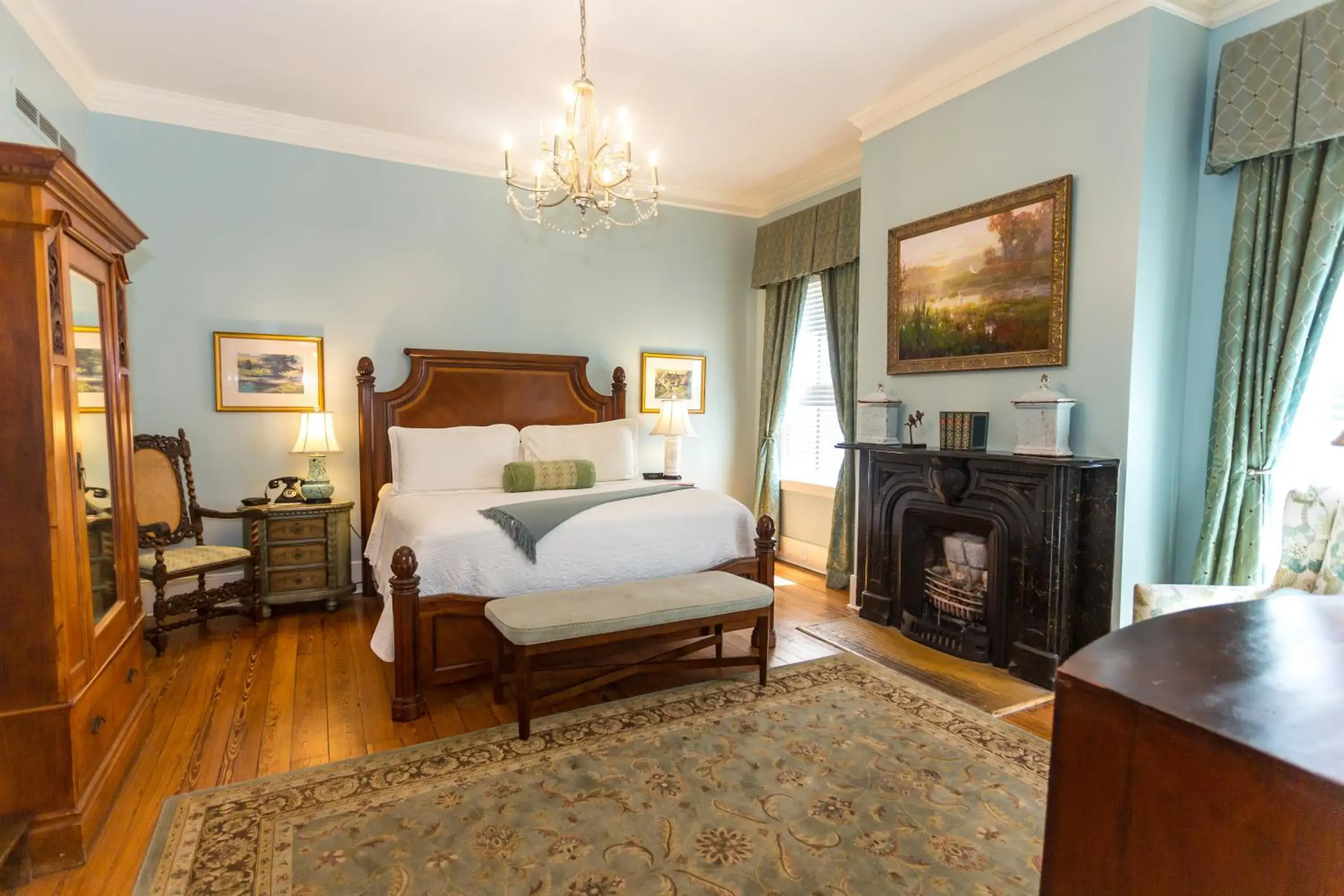 Tomochichi Room - Classic King in The Gastonian, Historic Inns of Savannah Collection Tomochichi Room - Classic King in The Gastonian, Historic Inns of Savannah Collection