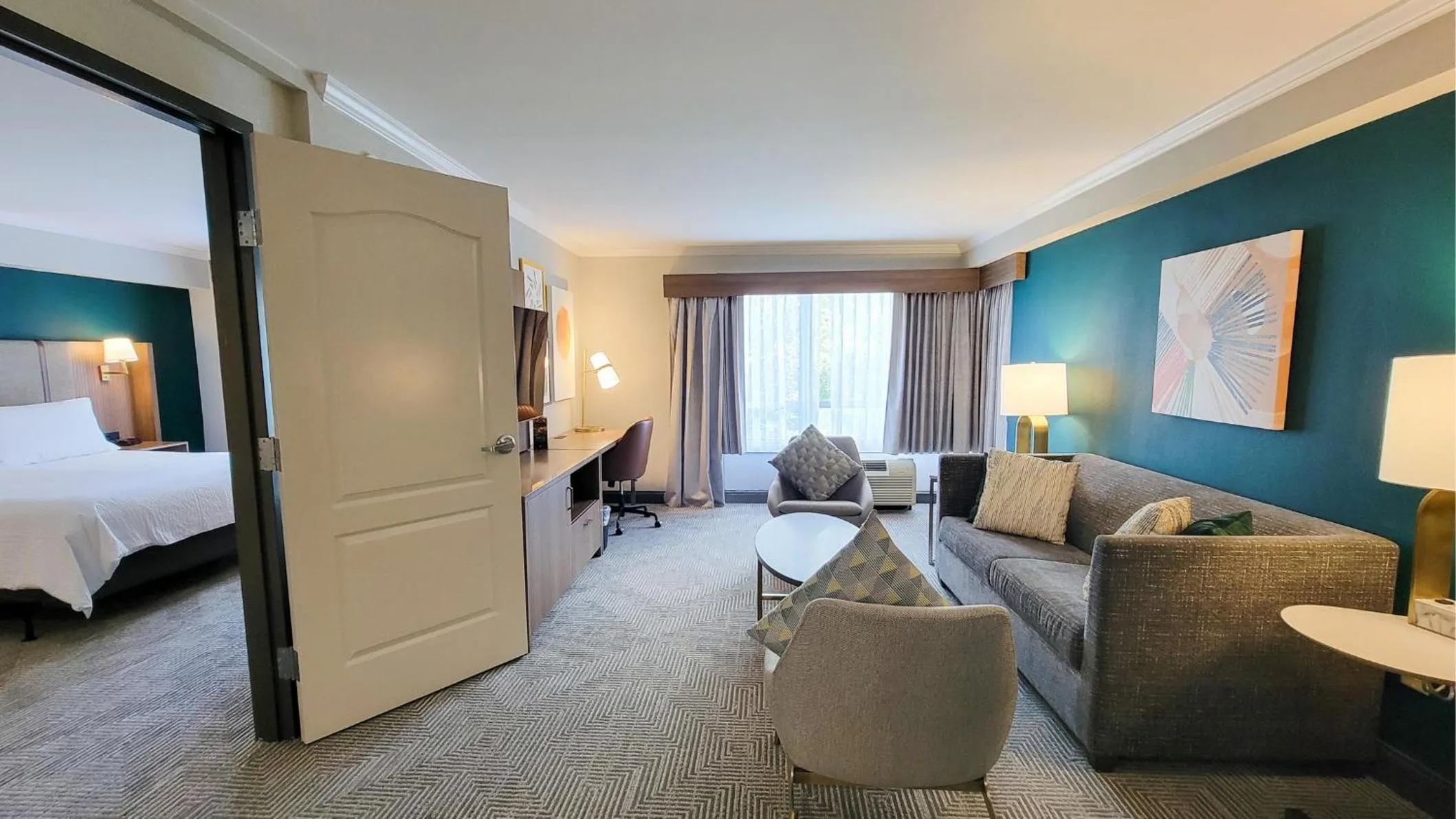 Photo of the whole room, Bed in Holiday Inn Macon North by IHG