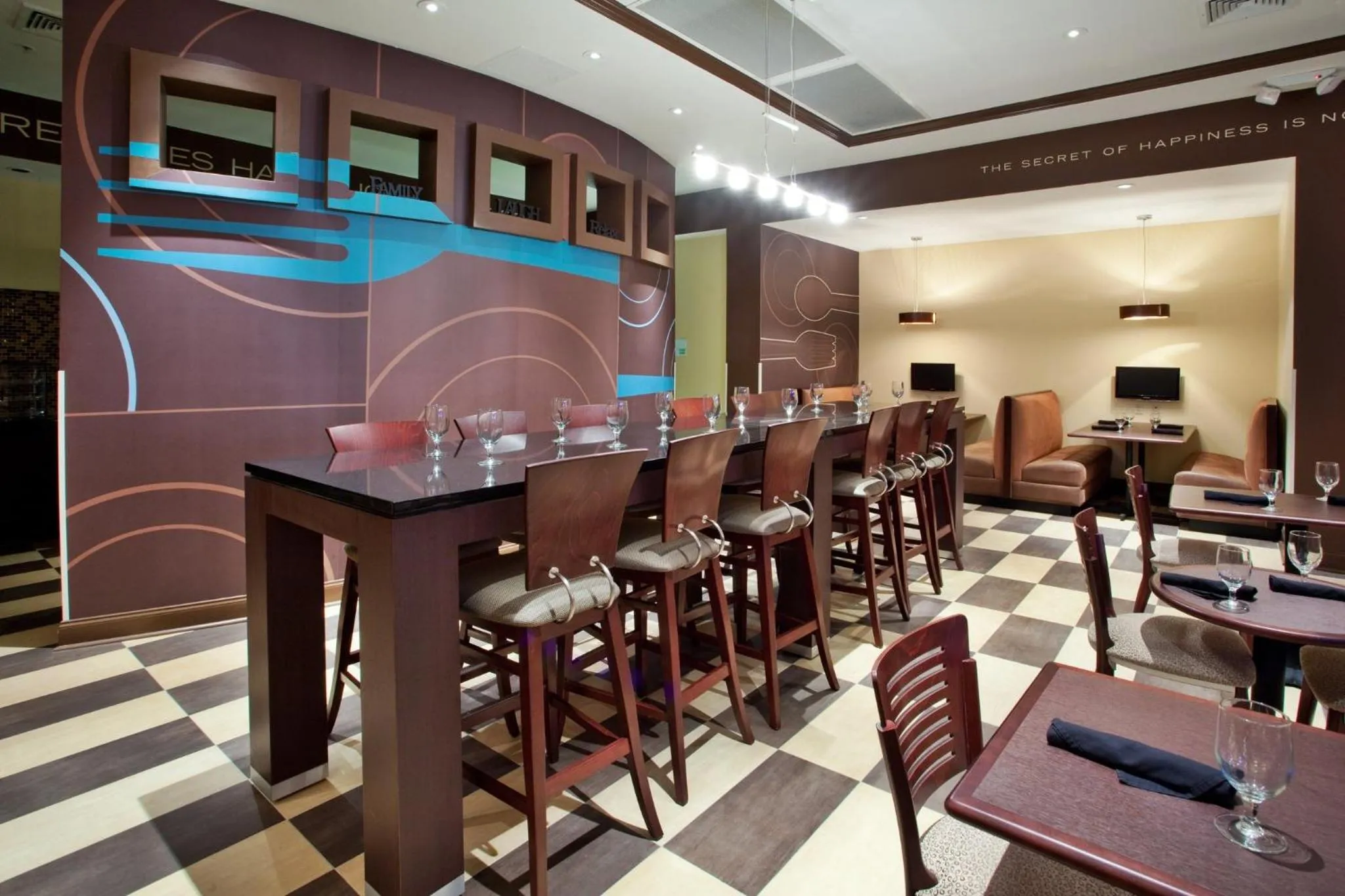 Restaurant/places to eat in Holiday Inn Macon North by IHG