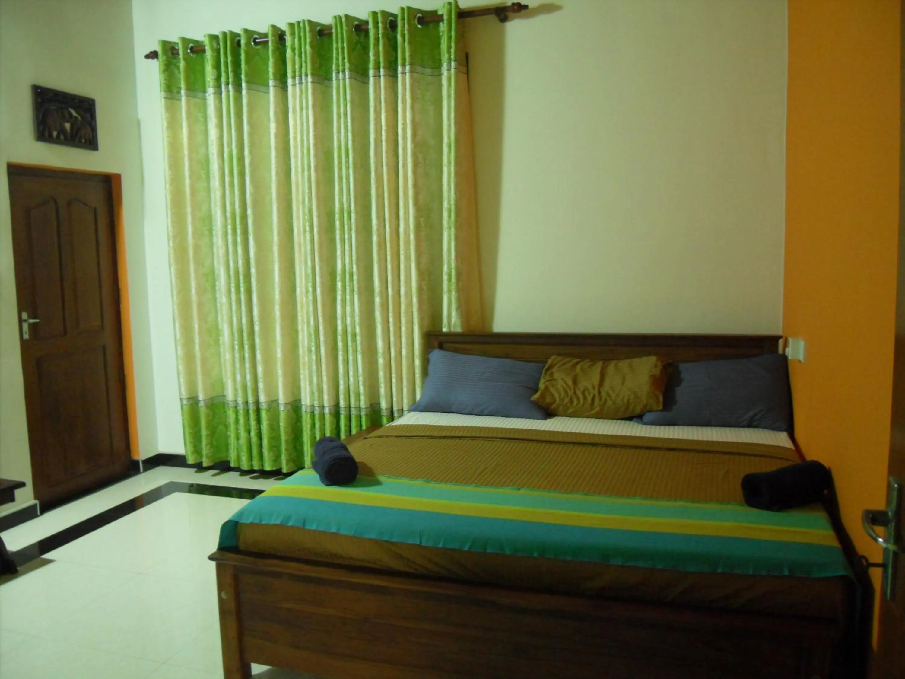 Bed in Bee Nest Bed & Breakfast