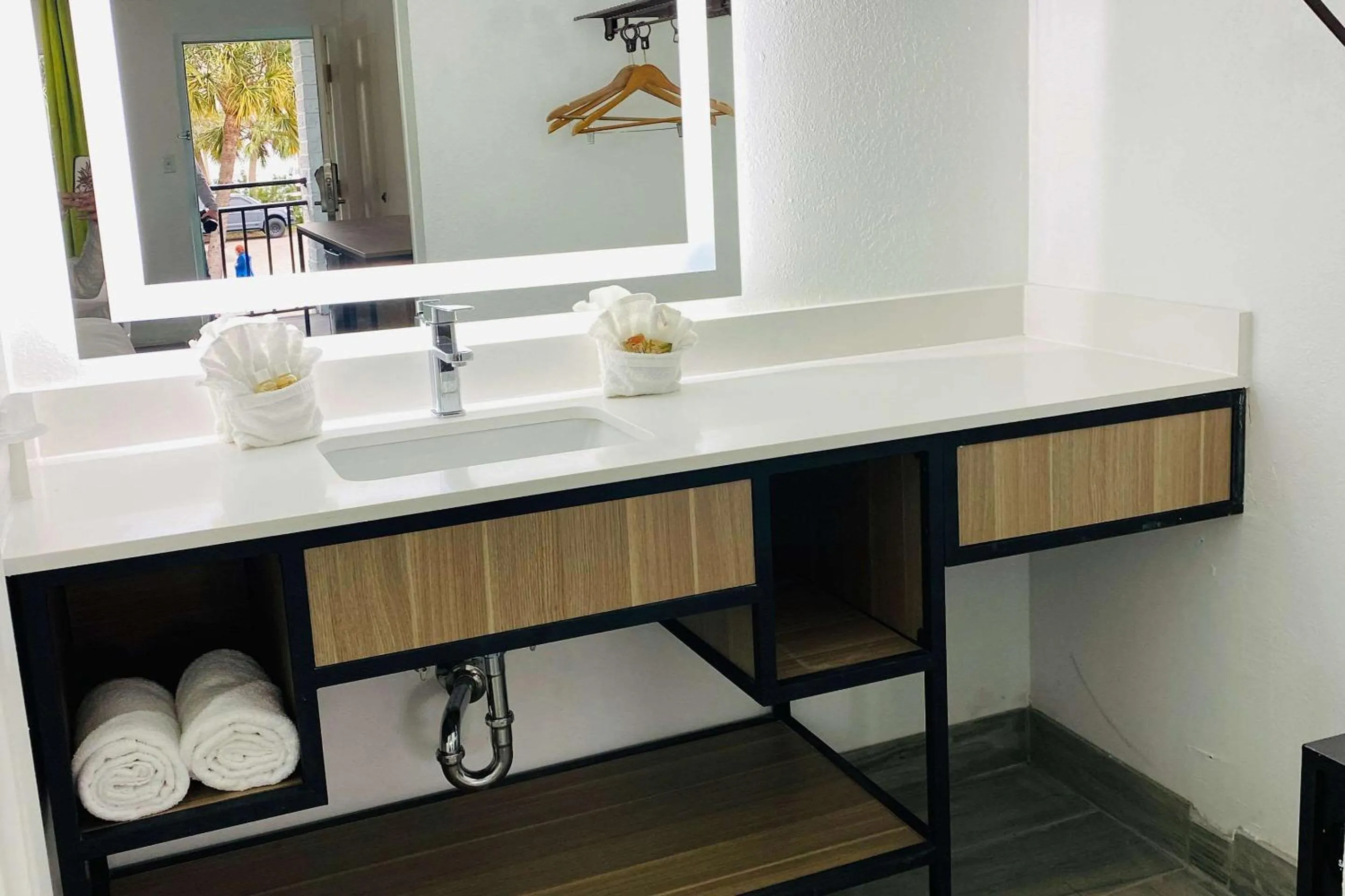 Bedroom in Rodeway Inn Clearwater - Central