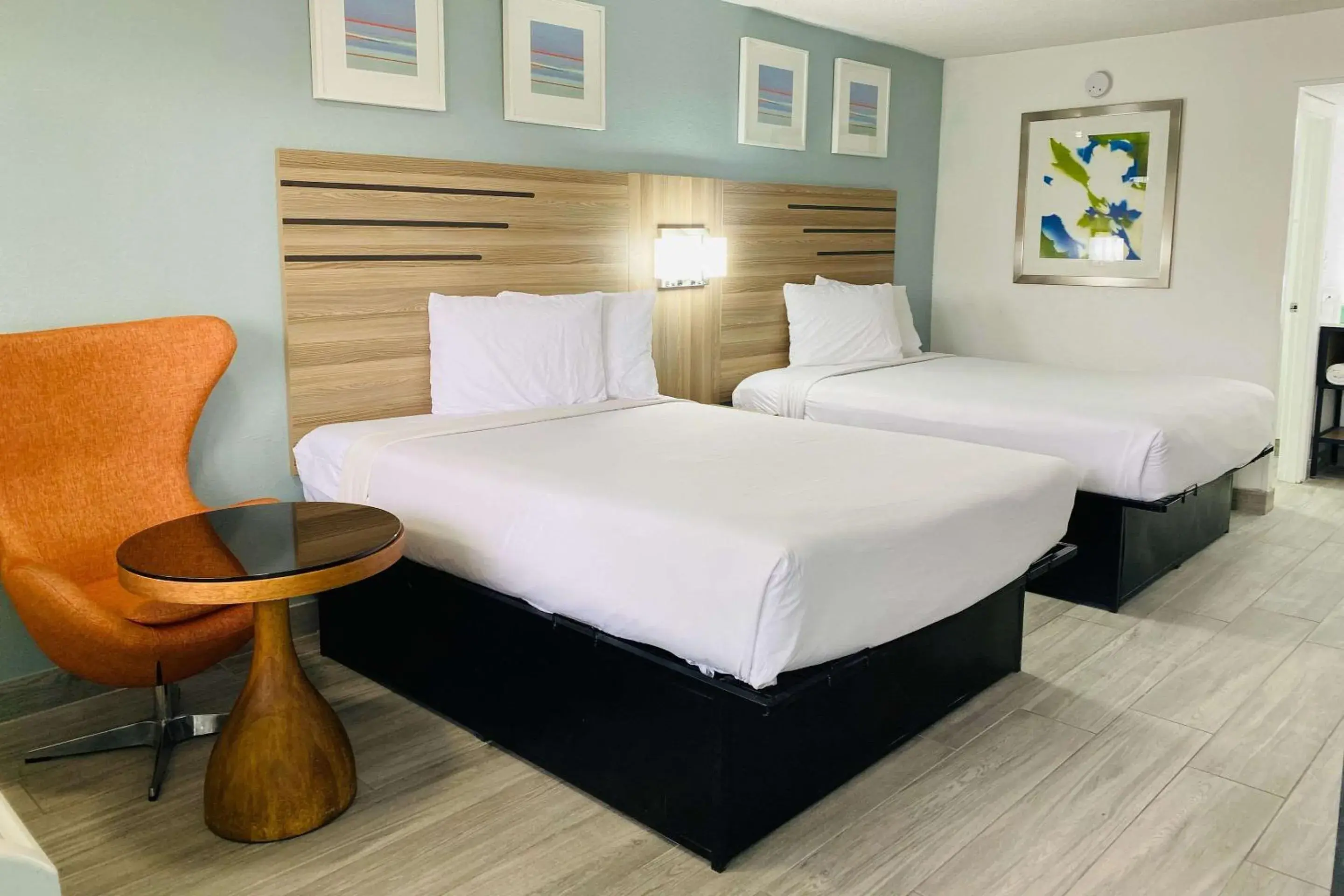 Bedroom, Bed in Rodeway Inn Clearwater - Central Bedroom, Bed in Rodeway Inn Clearwater - Central