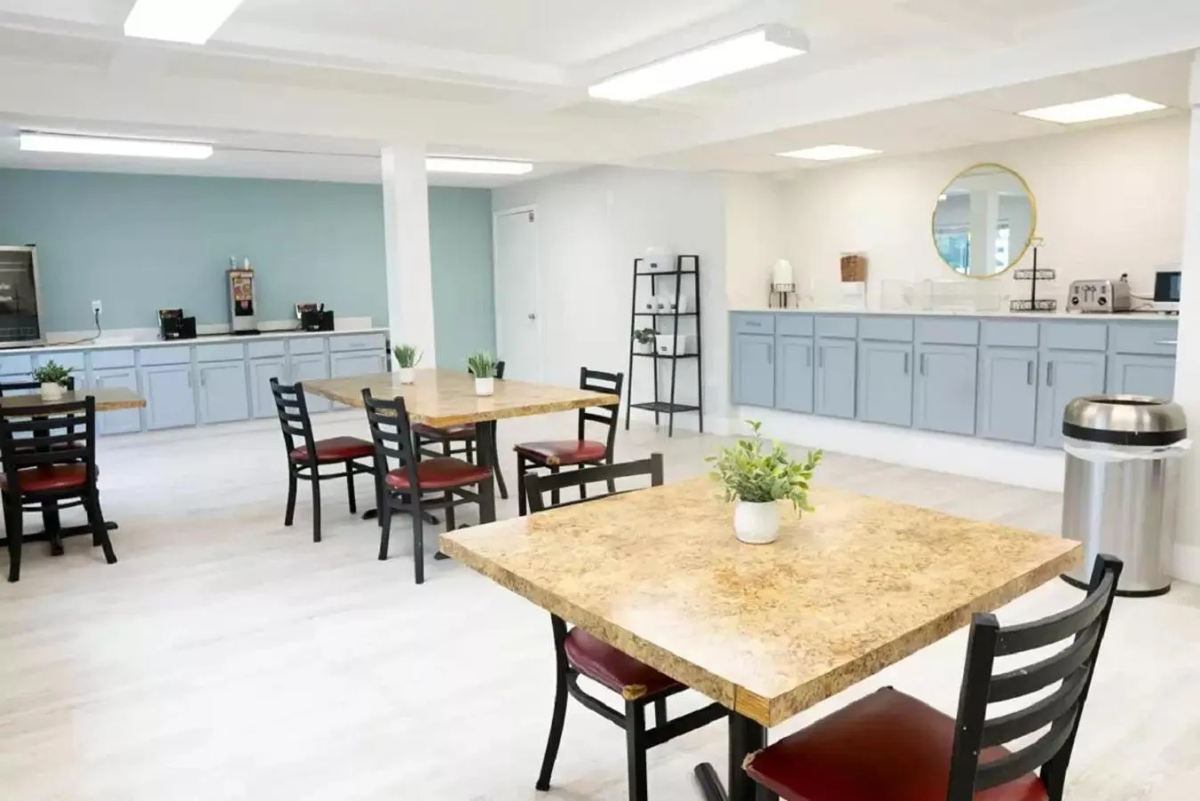 Breakfast in Rodeway Inn Clearwater - Central