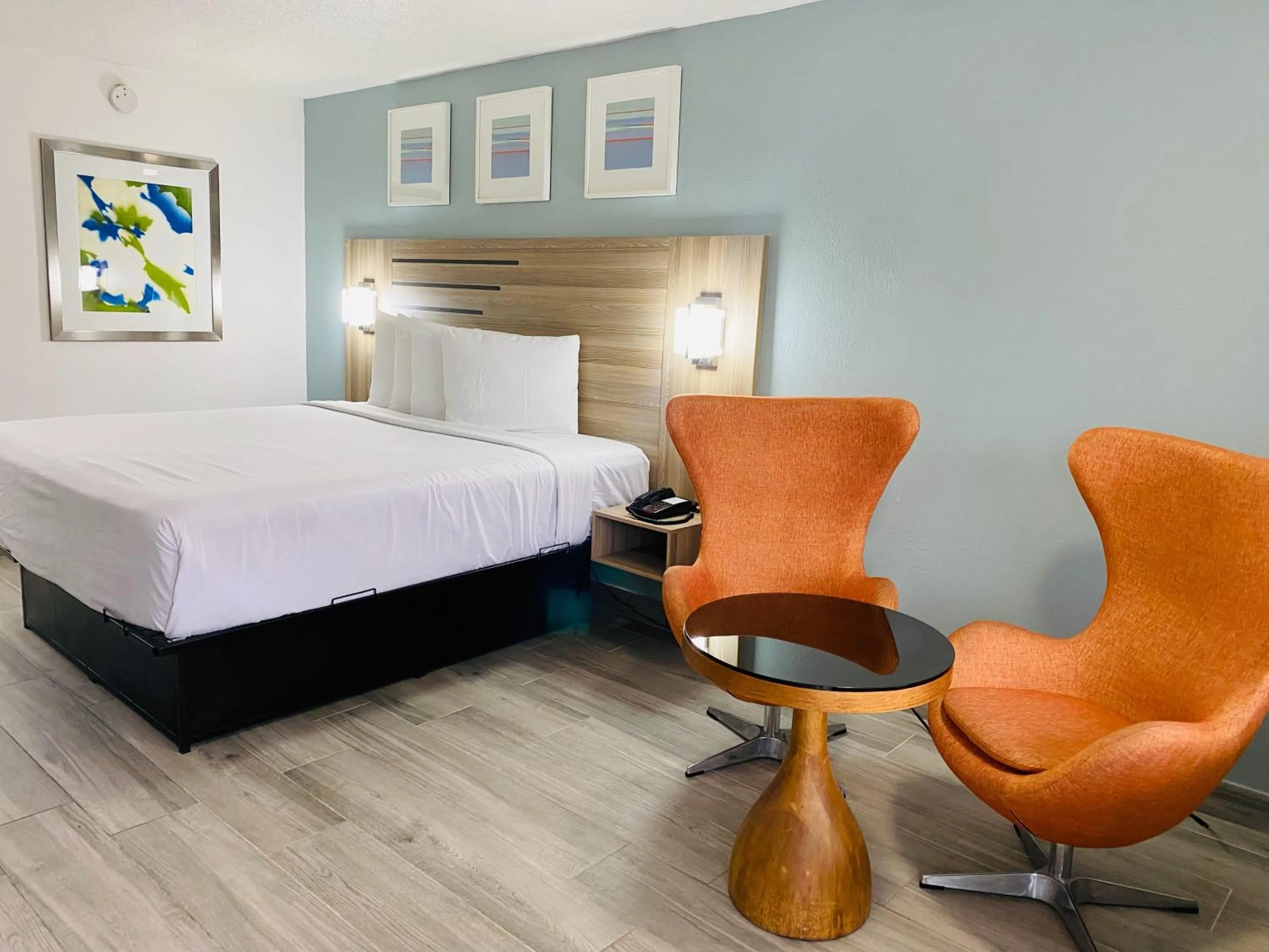 Bedroom, Bed in Rodeway Inn Clearwater - Central