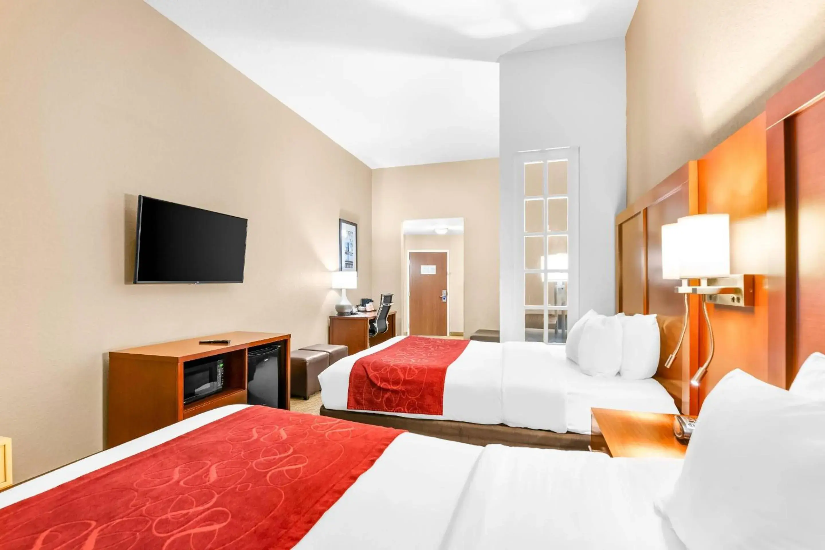 Bedroom, Bed in Comfort Suites Orlando Airport Bedroom, Bed in Comfort Suites Orlando Airport