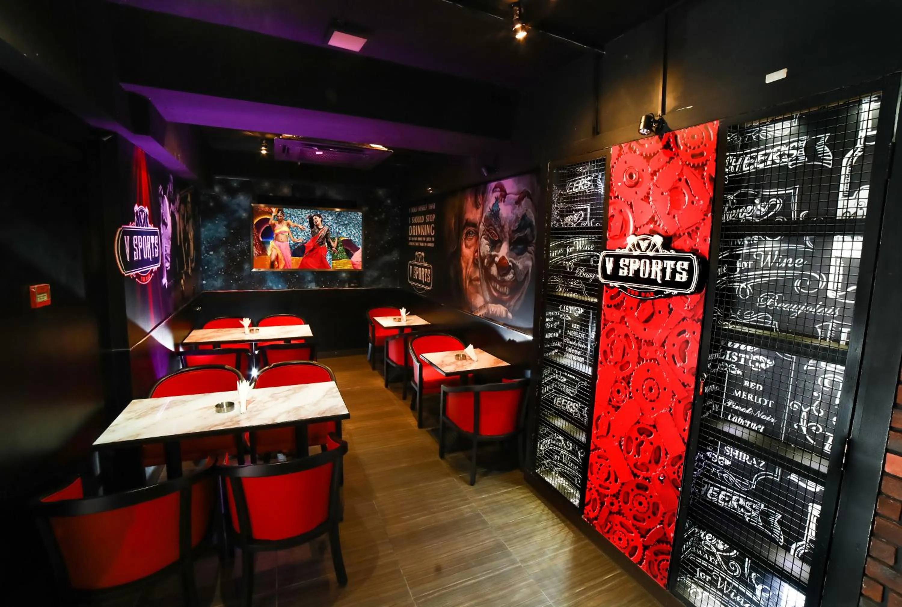 Restaurant/places to eat in Hyde Park Hotel