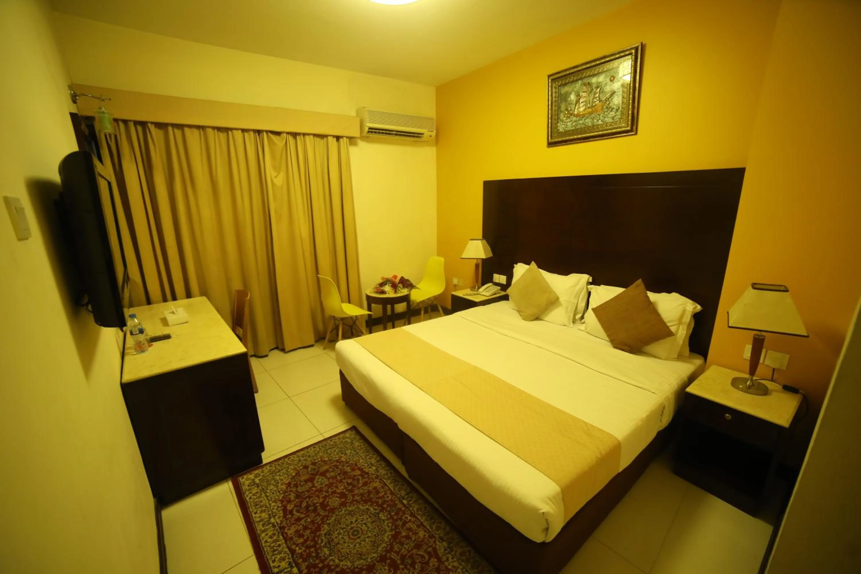 Bed in Hyde Park Hotel