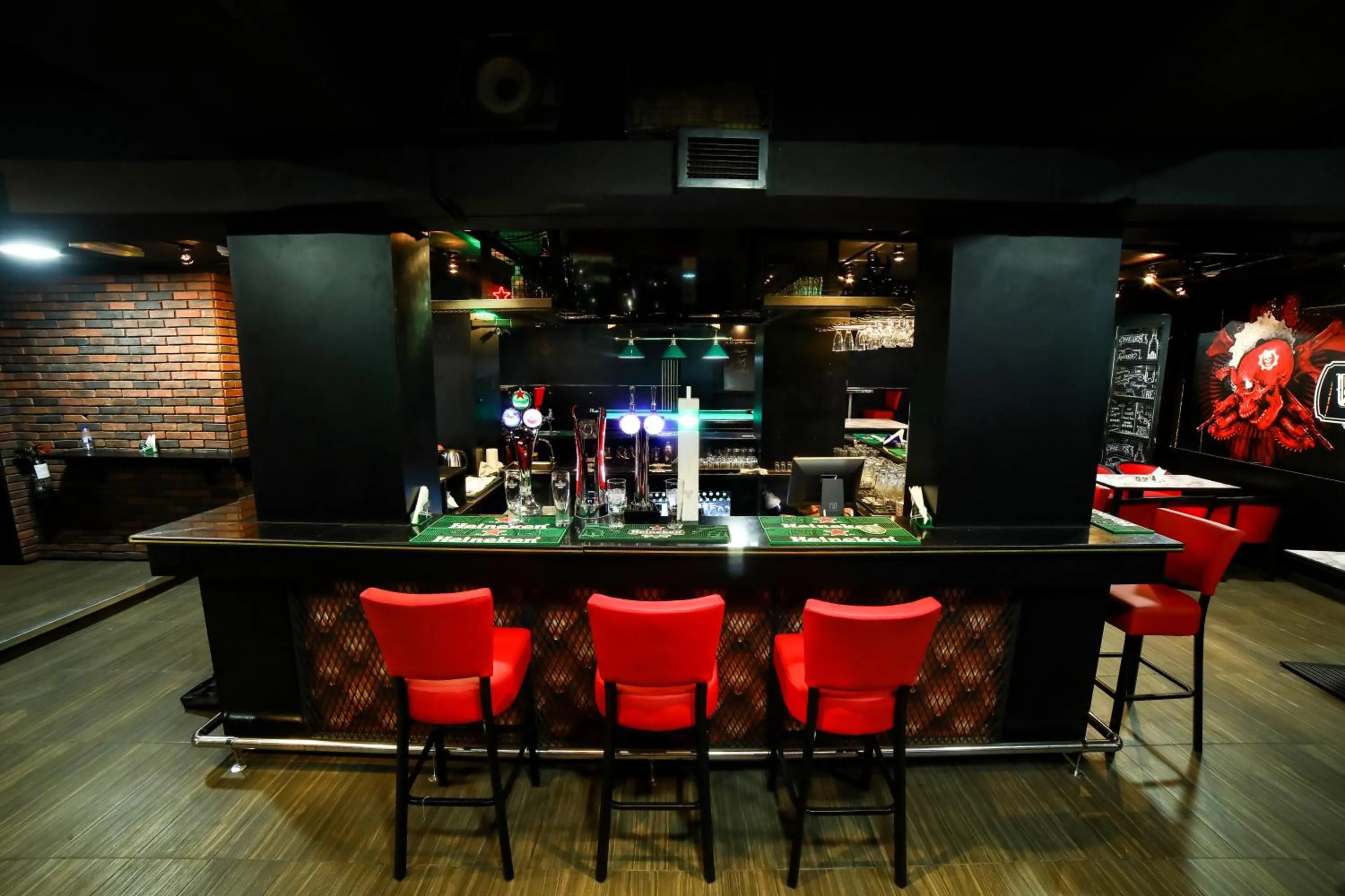 Lounge or bar in Hyde Park Hotel